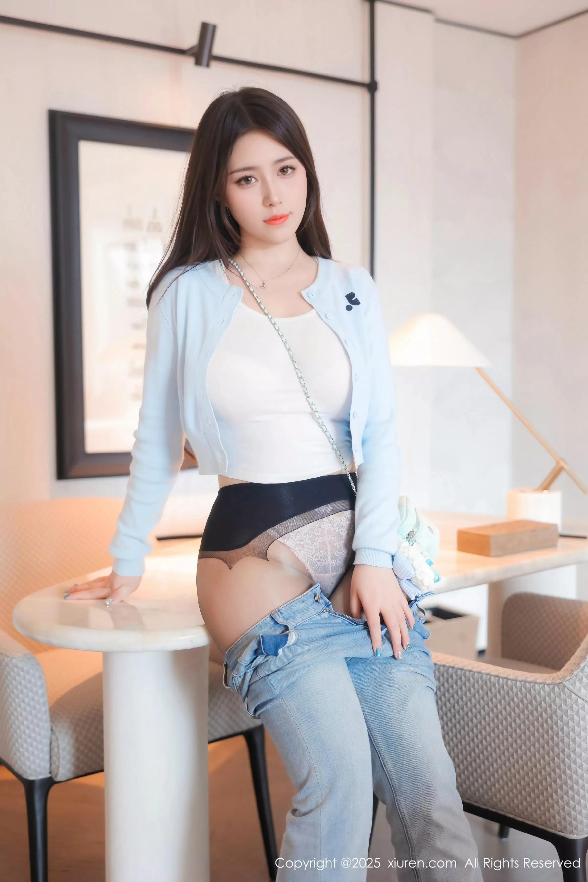 [[XiuRen秀人网]秀人网]No.10450_模特蛋蛋宝性感粉色内衣配牛仔裤露超薄黑丝秀丰腴身材诱惑写真70P