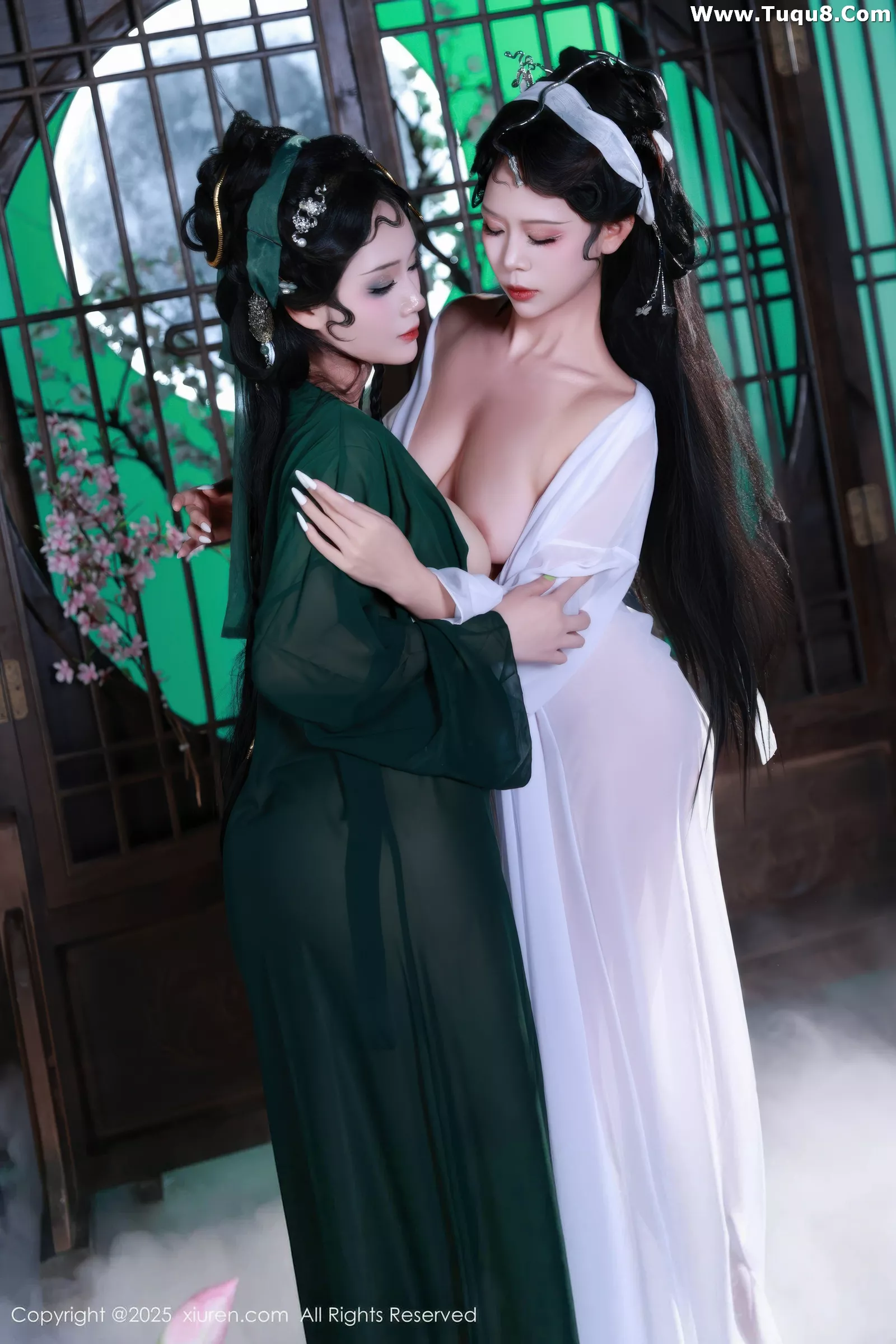 [[XiuRen秀人网]秀人网]No.10561_模特南乔古风场景青蛇装扮性感低胸服饰秀完美身材诱惑写真88P