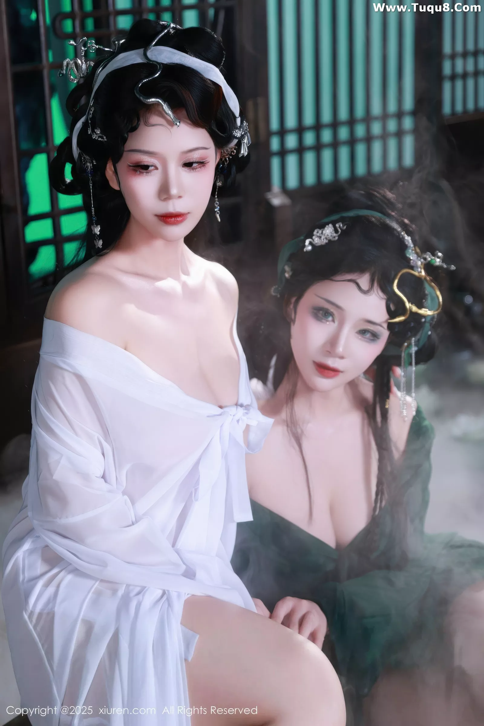 [[XiuRen秀人网]秀人网]No.10561_模特南乔古风场景青蛇装扮性感低胸服饰秀完美身材诱惑写真88P