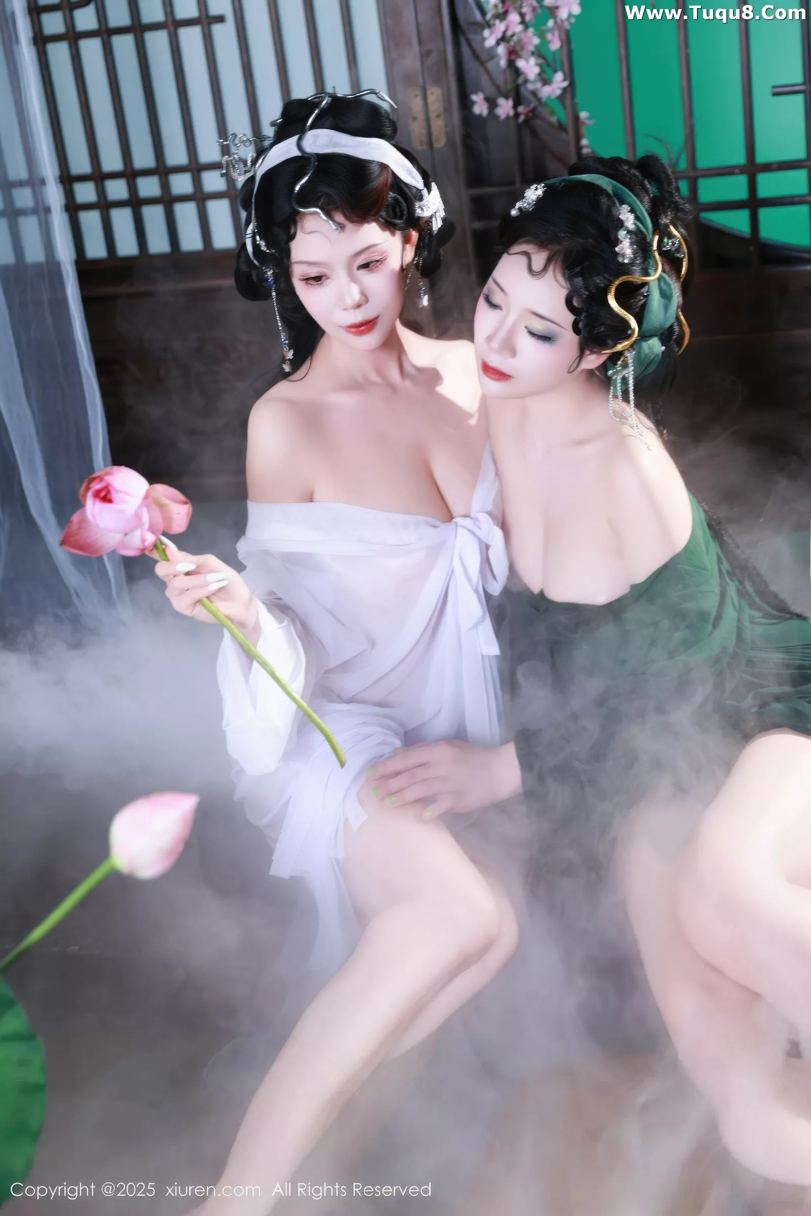 [[XiuRen秀人网]秀人网]No.10561_模特南乔古风场景青蛇装扮性感低胸服饰秀完美身材诱惑写真88P