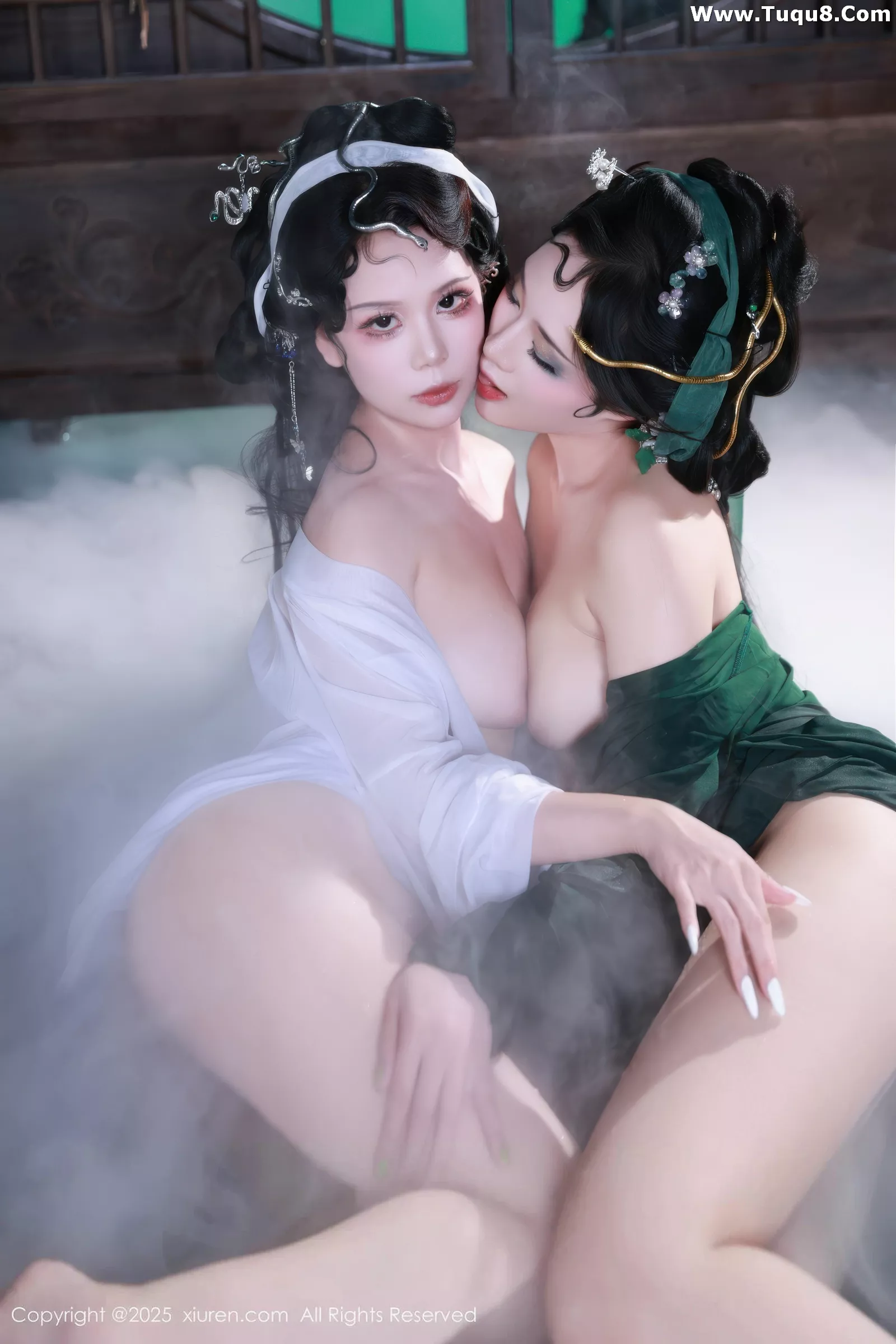 [[XiuRen秀人网]秀人网]No.10561_模特南乔古风场景青蛇装扮性感低胸服饰秀完美身材诱惑写真88P