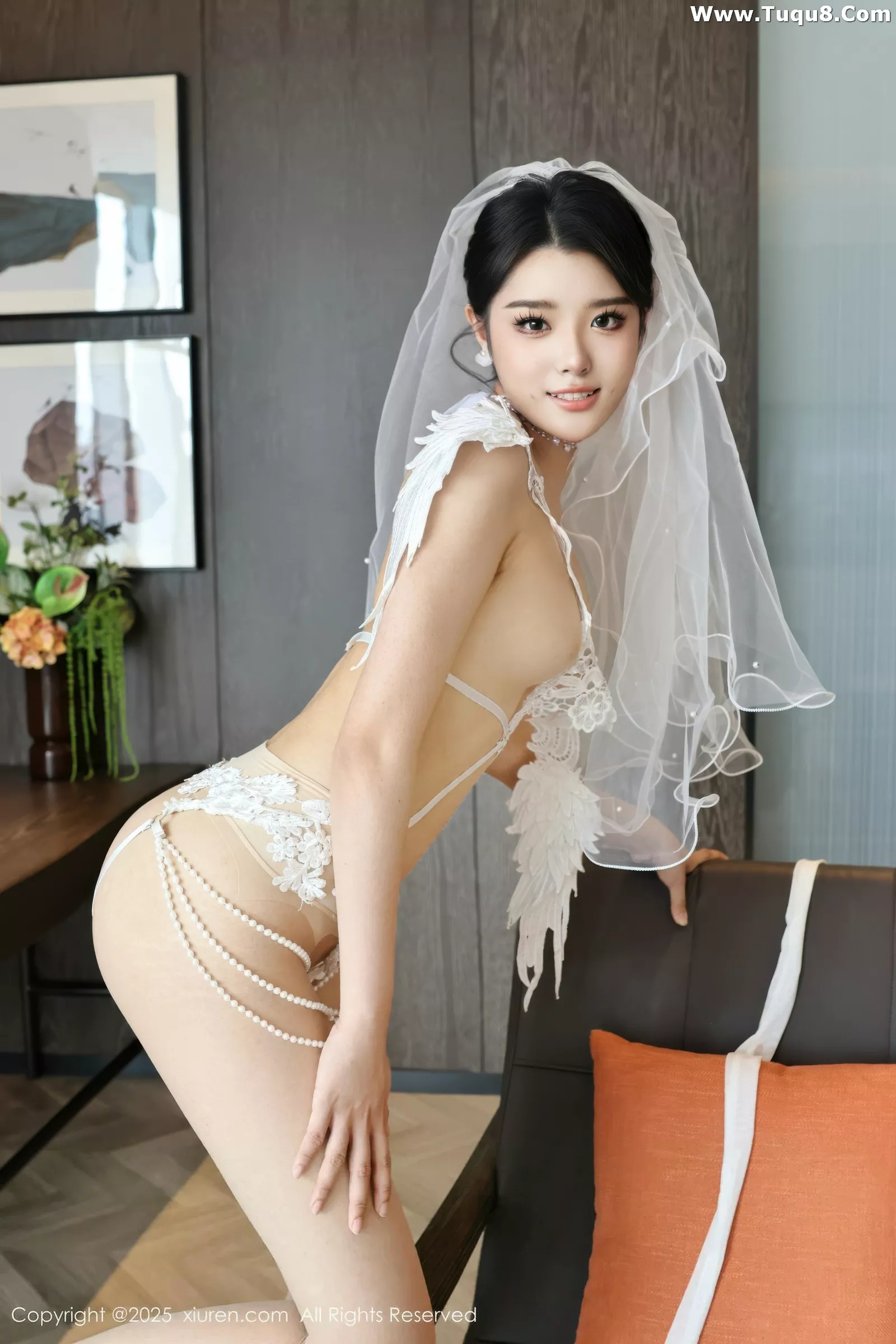 [[XiuRen秀人网]秀人网]No.10559_新人模特糯梨子性感白色情趣婚纱配白色丝袜秀曼妙身姿诱惑写真70P