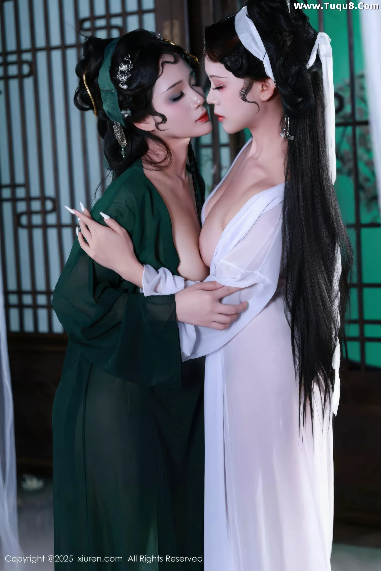 [[XiuRen秀人网]秀人网]No.10561_模特南乔古风场景青蛇装扮性感低胸服饰秀完美身材诱惑写真88P