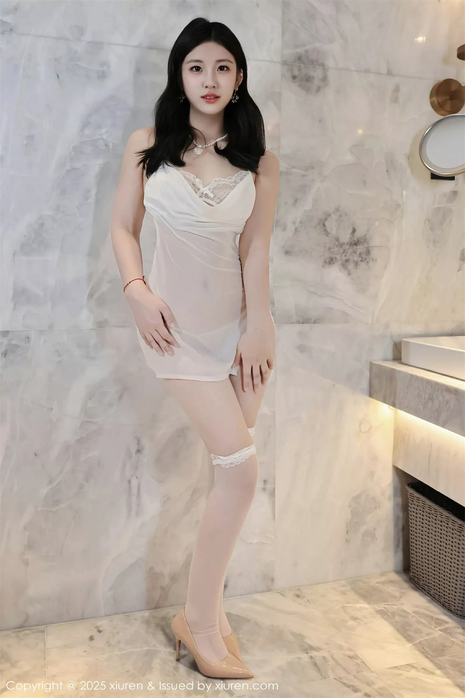 [[XiuRen秀人网]秀人网]No.10609_模特小芭乐性感白色吊带睡裙配白色丝袜秀曼妙身材诱惑写真79P