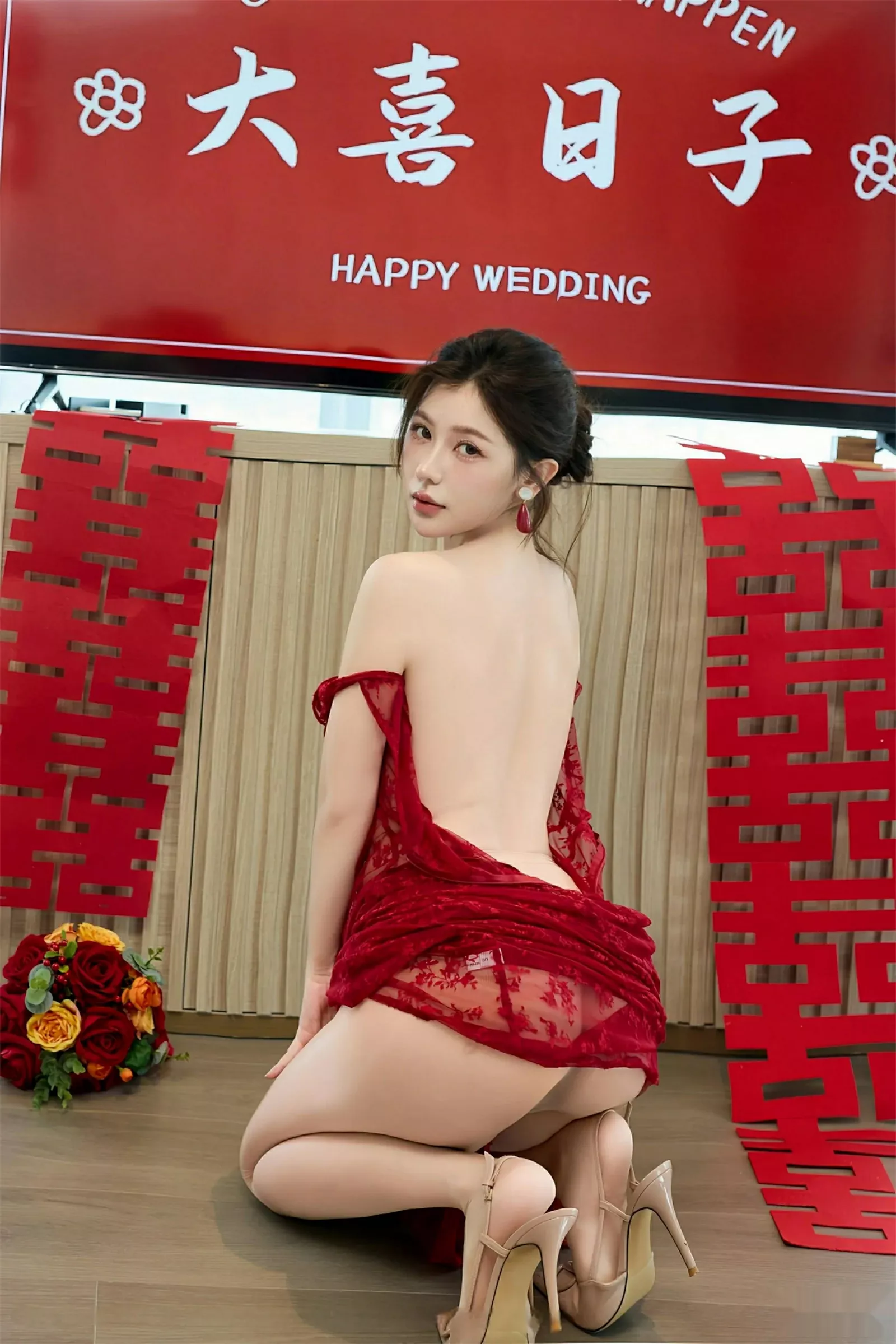 [[XiuRen秀人网]秀人网]No.10578_模特尹甜甜性感红色新娘晨袍配肉色丝袜秀完美身材迷人诱惑写真69P