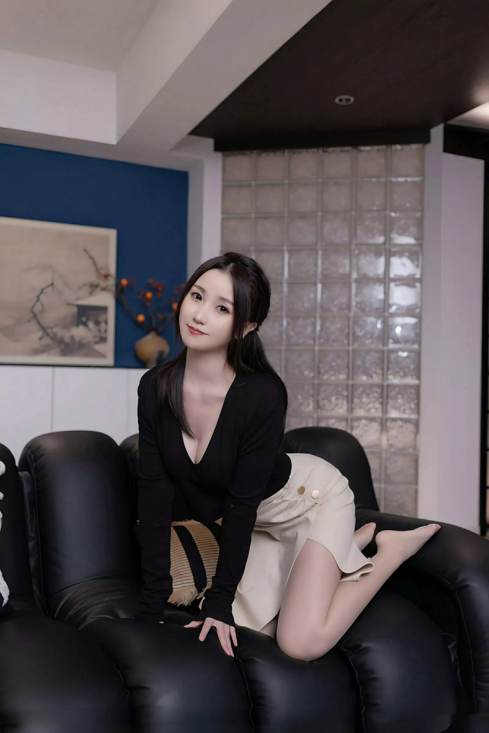 [[XiuRen秀人网]秀人网]No.10576_模特杏子Yada性感黑色OL服饰露白色蕾丝内衣秀曼妙身姿诱惑写真81P