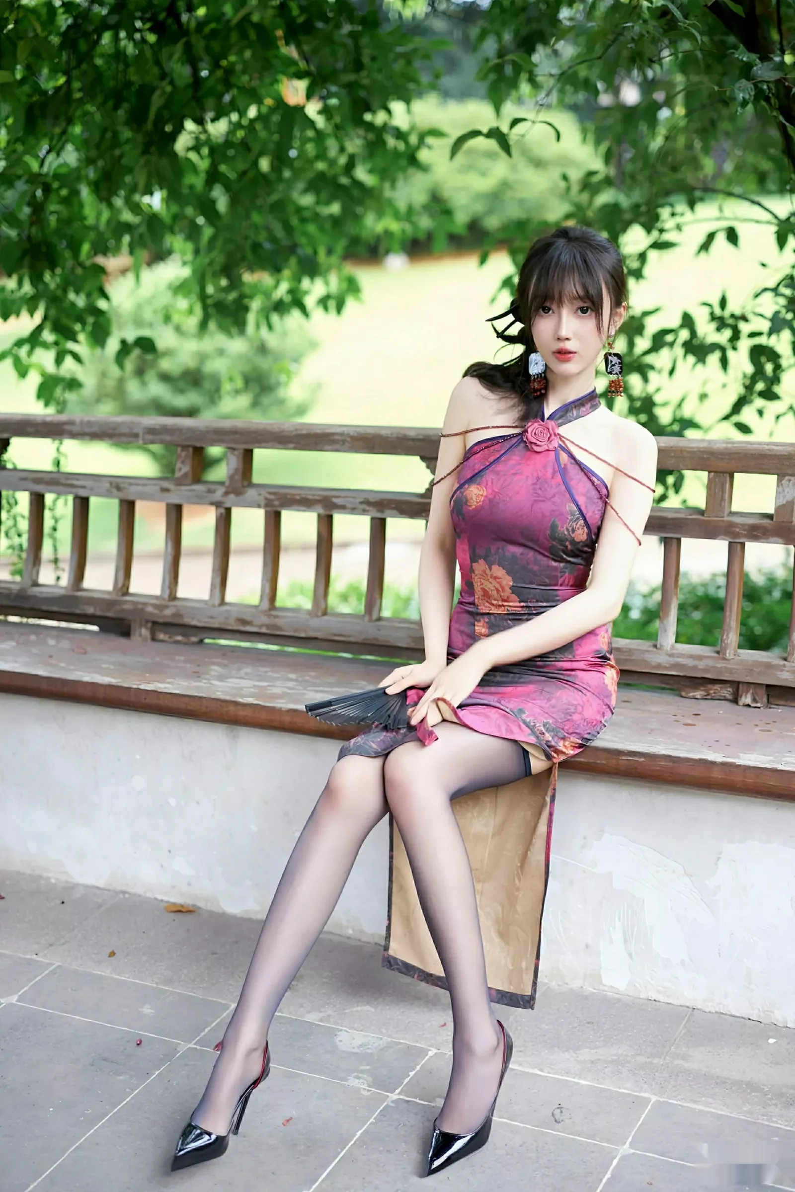 [[XiuRen秀人网]秀人网]No.10593_模特玥儿玥er性感紫色旗袍服饰配黑丝吊袜秀完美身材诱惑写真64P