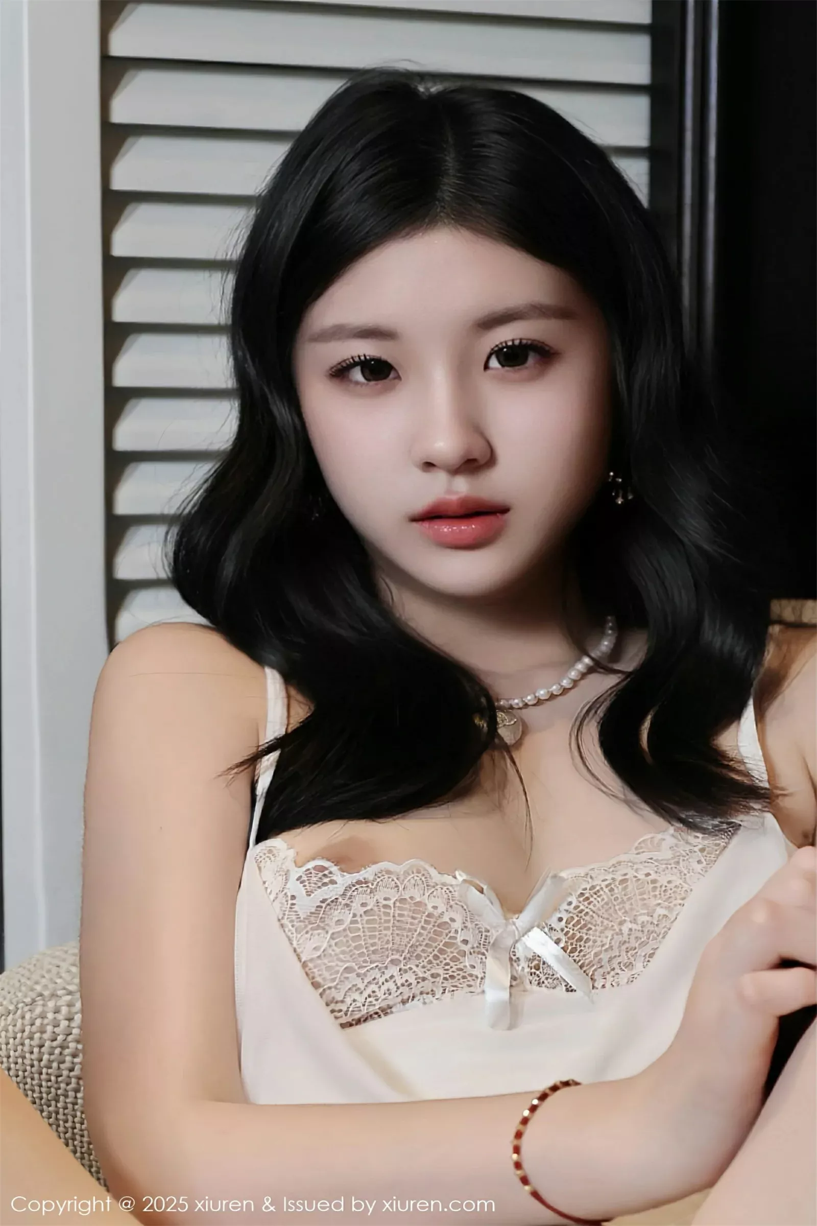 [[XiuRen秀人网]秀人网]No.10609_模特小芭乐性感白色吊带睡裙配白色丝袜秀曼妙身材诱惑写真79P