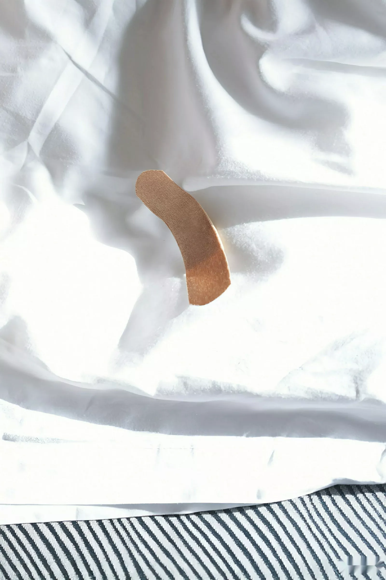 [[XiuRen秀人网]秀人网]No.10587_女神妲己_Toxic性感彩色镂空情趣服饰配超薄肉丝秀翘臀诱惑写真70P