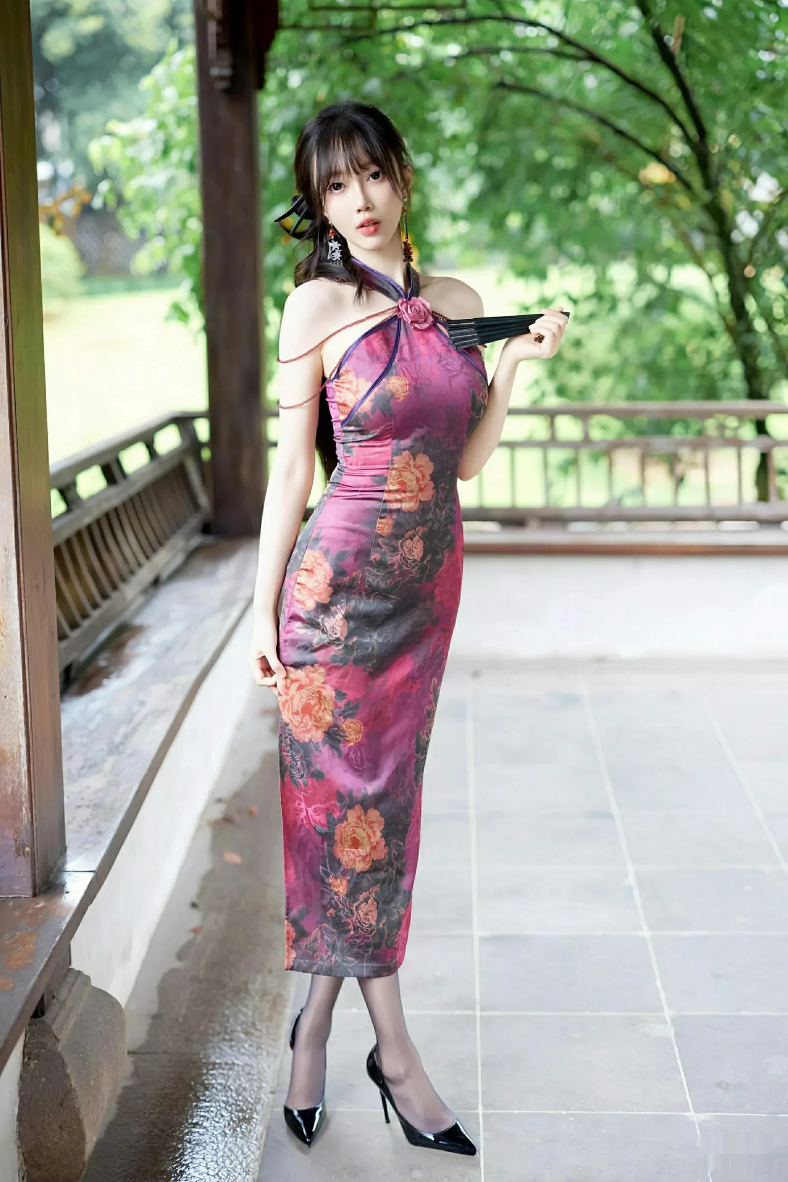 [[XiuRen秀人网]秀人网]No.10593_模特玥儿玥er性感紫色旗袍服饰配黑丝吊袜秀完美身材诱惑写真64P