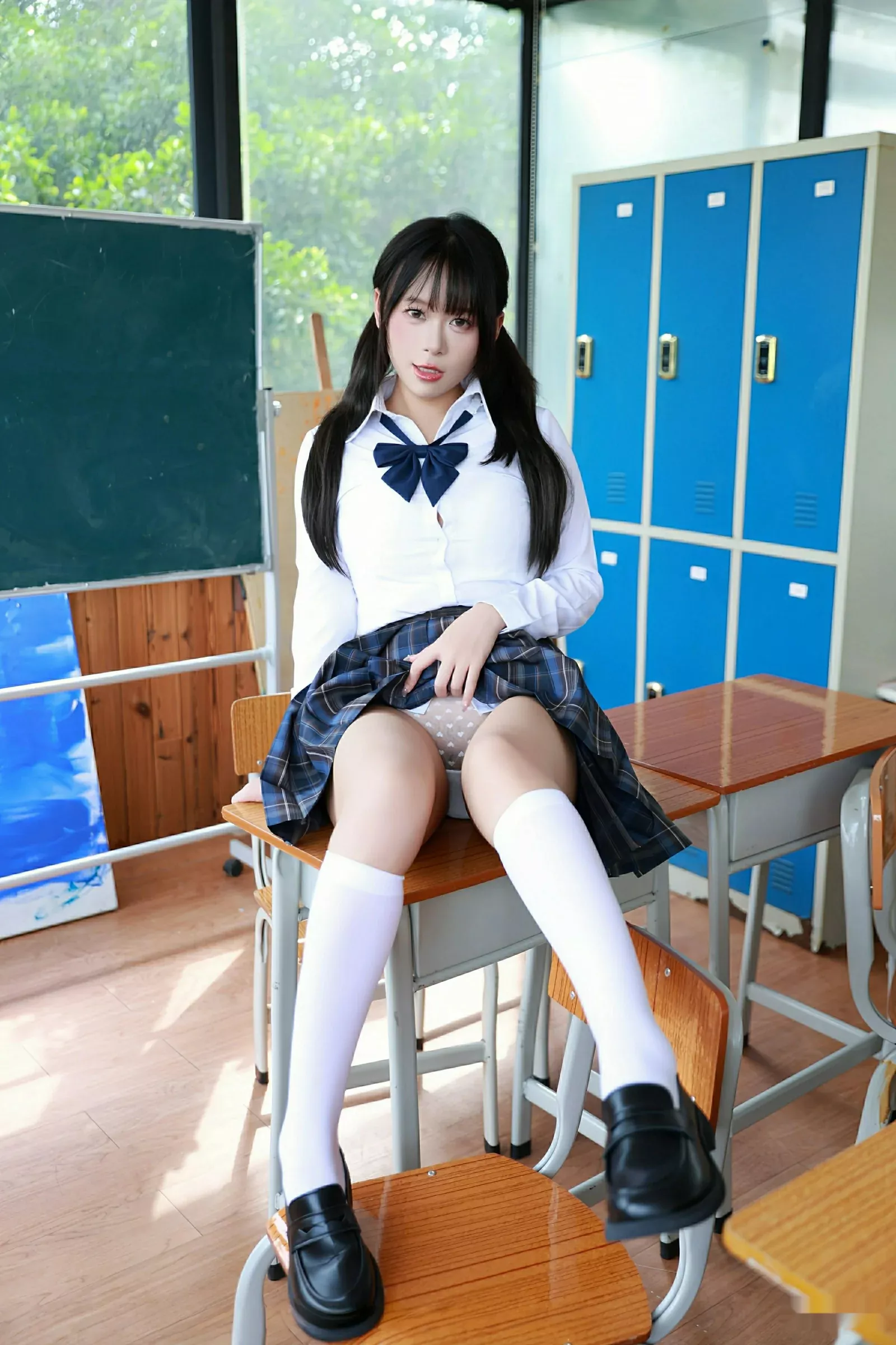 [[XiuRen秀人网]秀人网]No.10602_新人模特水泽性感JK制服露肉色蕾丝内衣秀丰满身材迷人诱惑写真85P