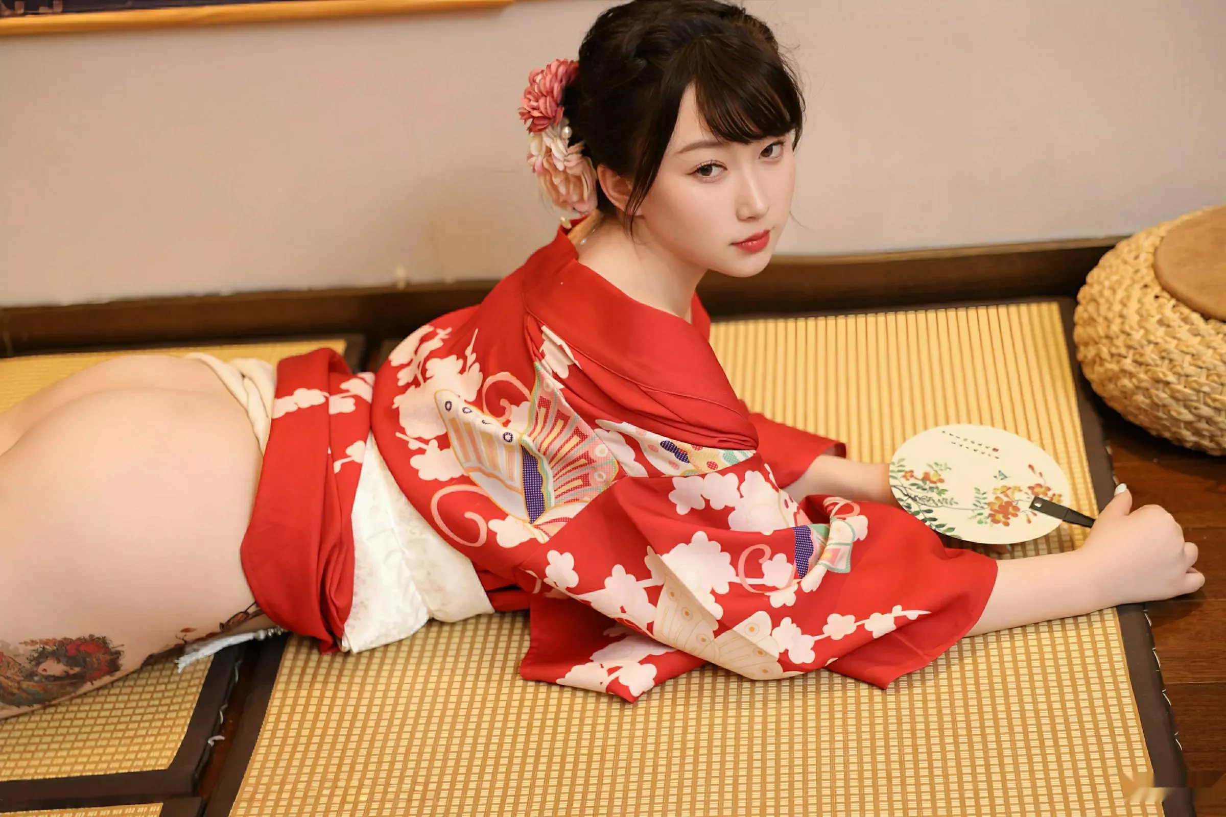 [[XiuRen秀人网]秀人网]No.10624_模特李沁恩lrene性感日系风红色服饰半脱秀丰腴身材惹火诱惑写真69P