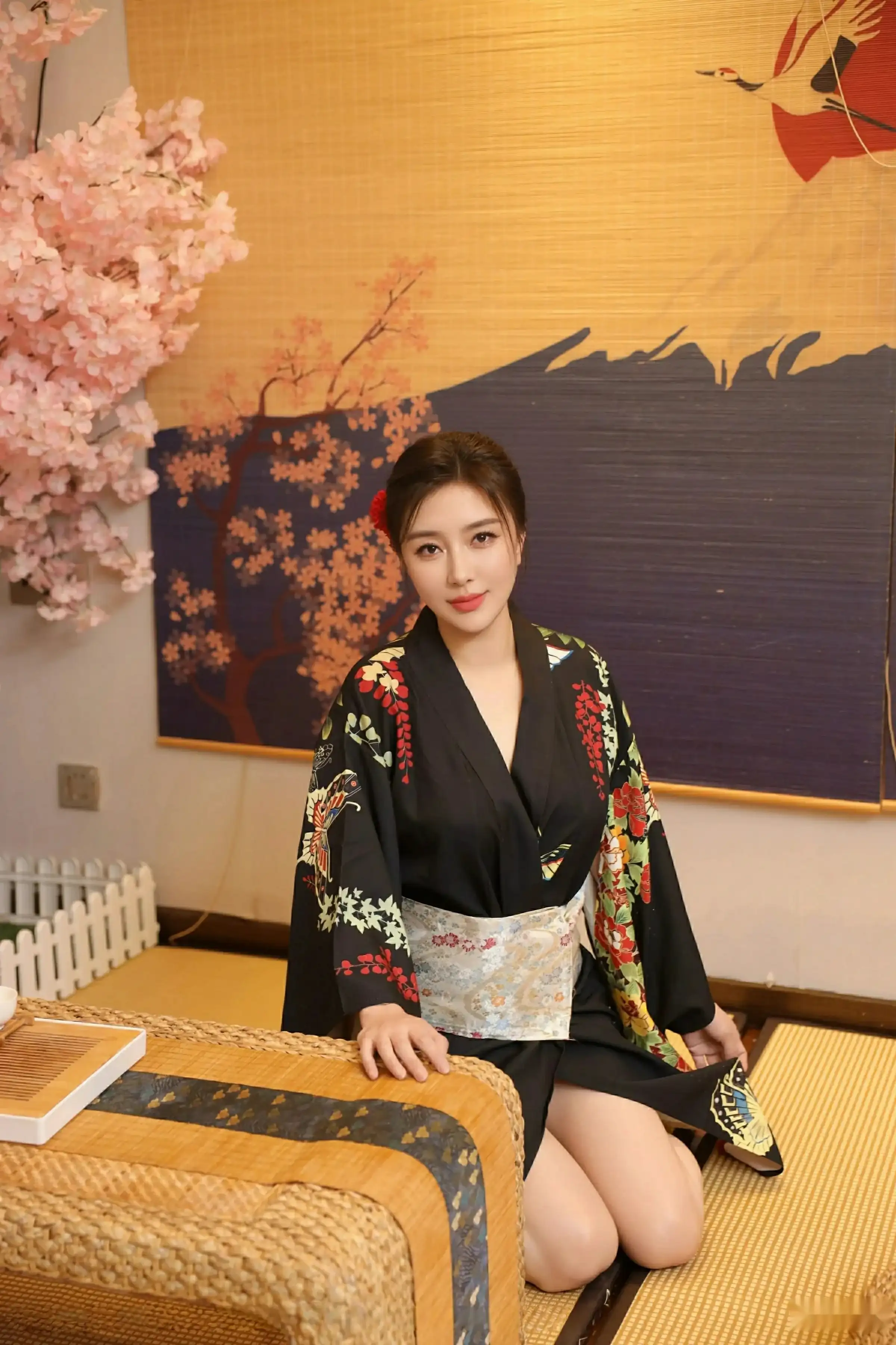 [[XiuRen秀人网]秀人网]No.10627_模特苏一诺性感日系黑色服饰露红色内衣秀曼妙身材迷人诱惑写真80P