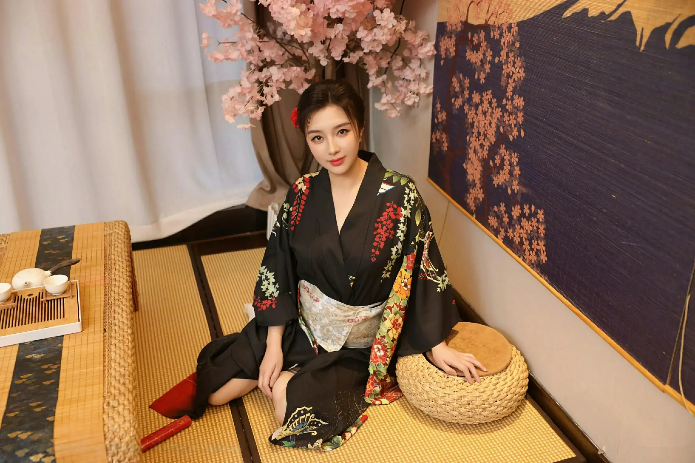 [[XiuRen秀人网]秀人网]No.10627_模特苏一诺性感日系黑色服饰露红色内衣秀曼妙身材迷人诱惑写真80P