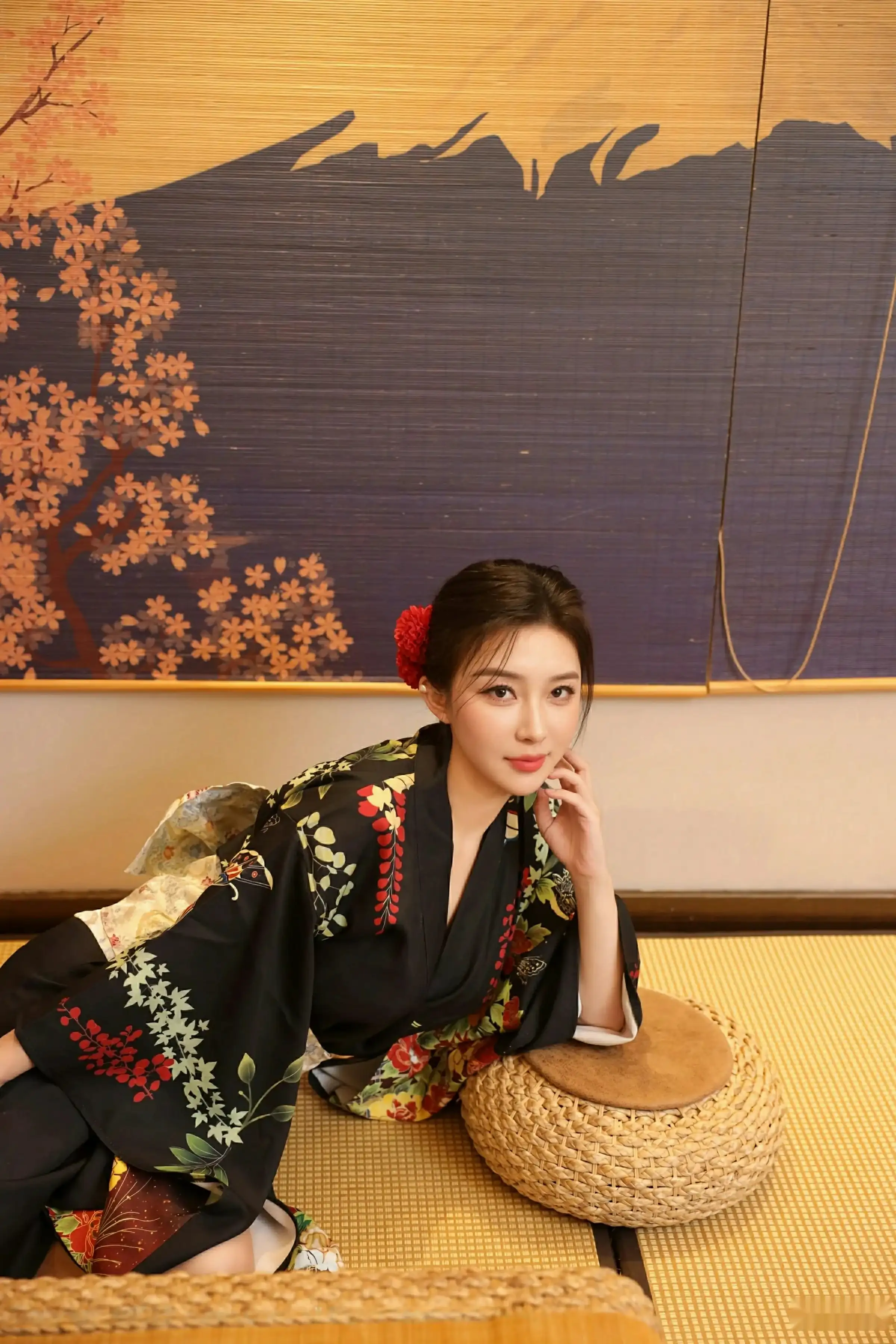 [[XiuRen秀人网]秀人网]No.10627_模特苏一诺性感日系黑色服饰露红色内衣秀曼妙身材迷人诱惑写真80P