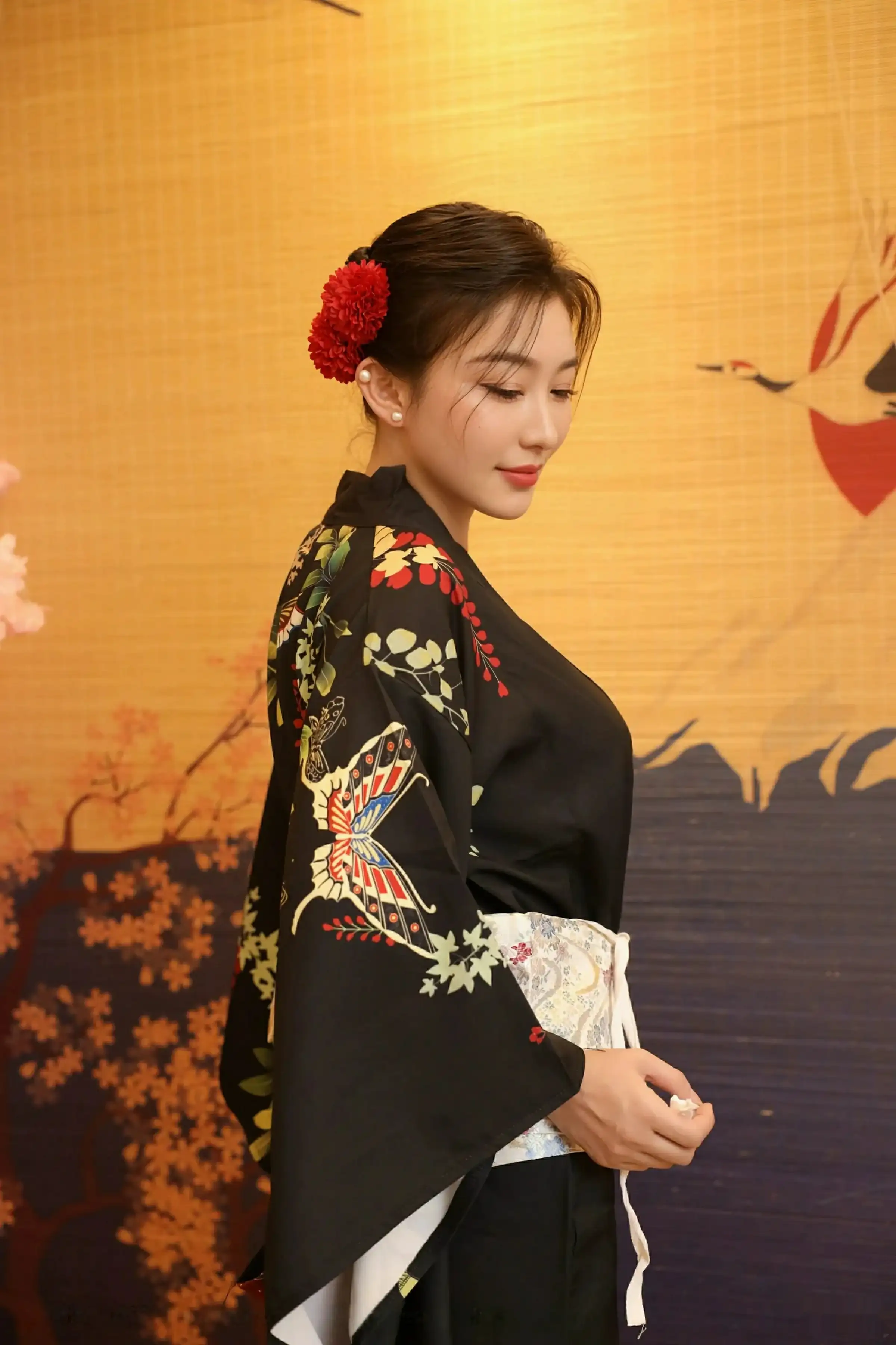 [[XiuRen秀人网]秀人网]No.10627_模特苏一诺性感日系黑色服饰露红色内衣秀曼妙身材迷人诱惑写真80P