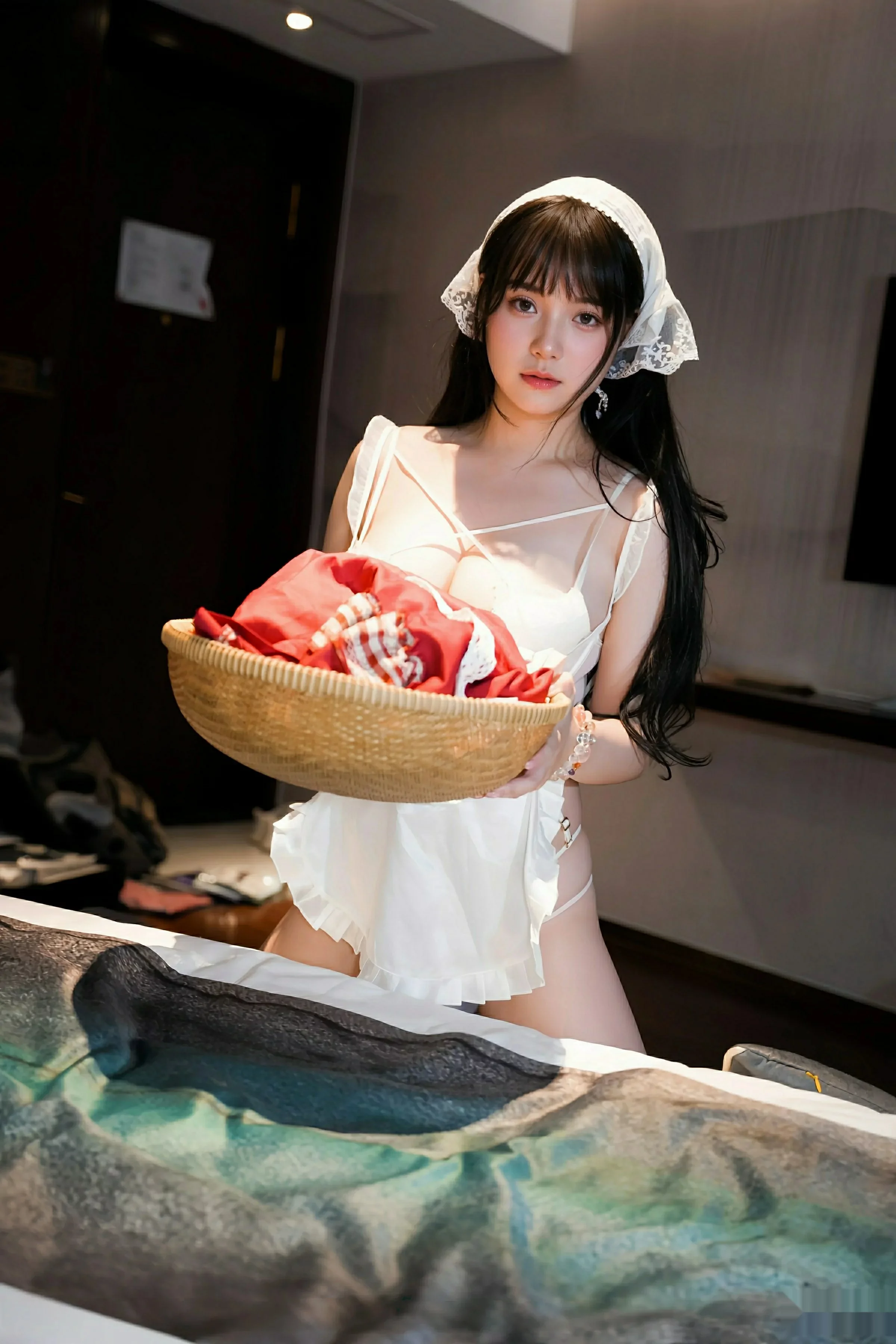 [[XiuRen秀人网]秀人网]No.10631_模特软情性感白色女仆服饰配白色丝袜秀曼妙身姿迷人诱惑写真78P