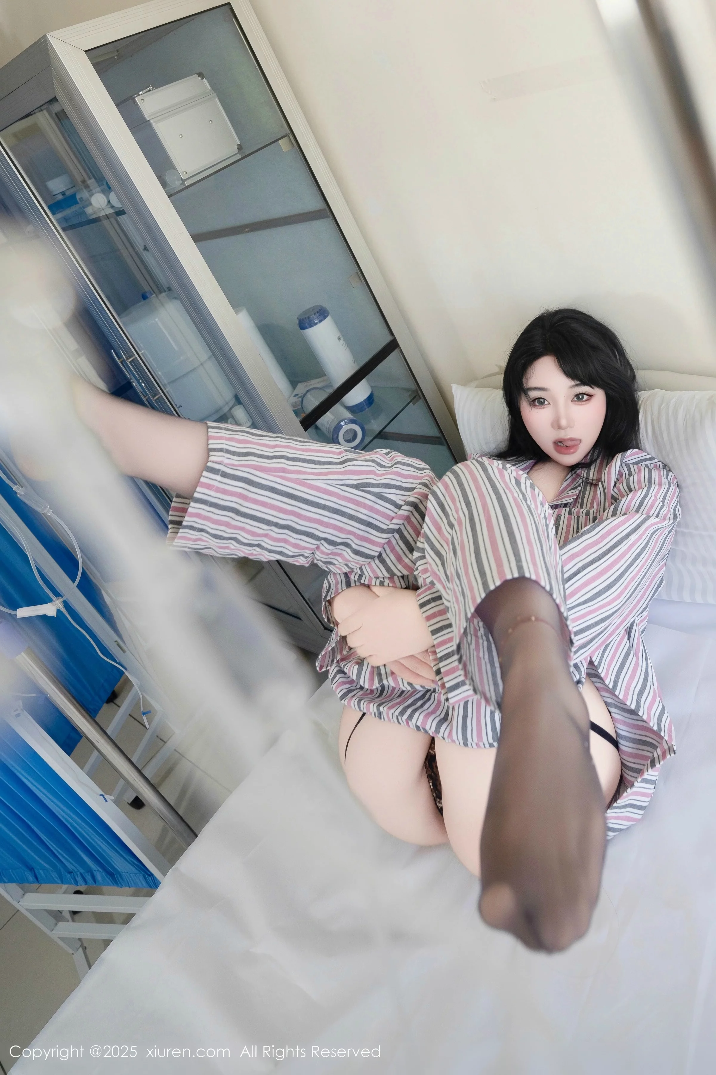 [[XiuRen秀人网]秀人网]No.10648_模特汐汐爱吃草莓医院主题性感衬衫配黑丝吊袜秀完美身材诱惑写真80P