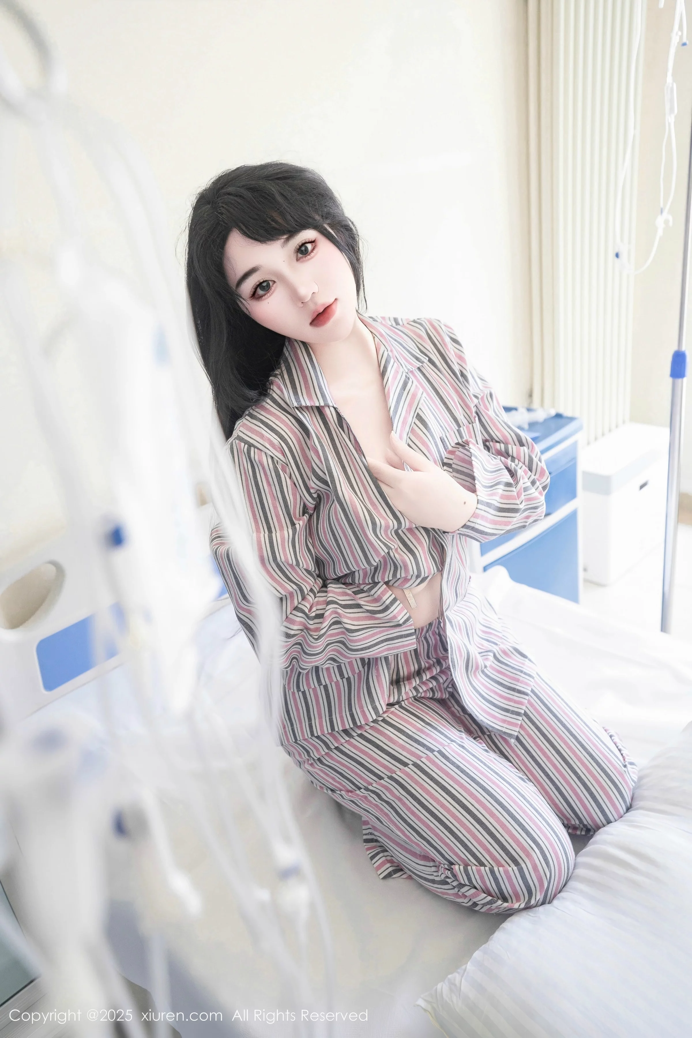 [[XiuRen秀人网]秀人网]No.10648_模特汐汐爱吃草莓医院主题性感衬衫配黑丝吊袜秀完美身材诱惑写真80P