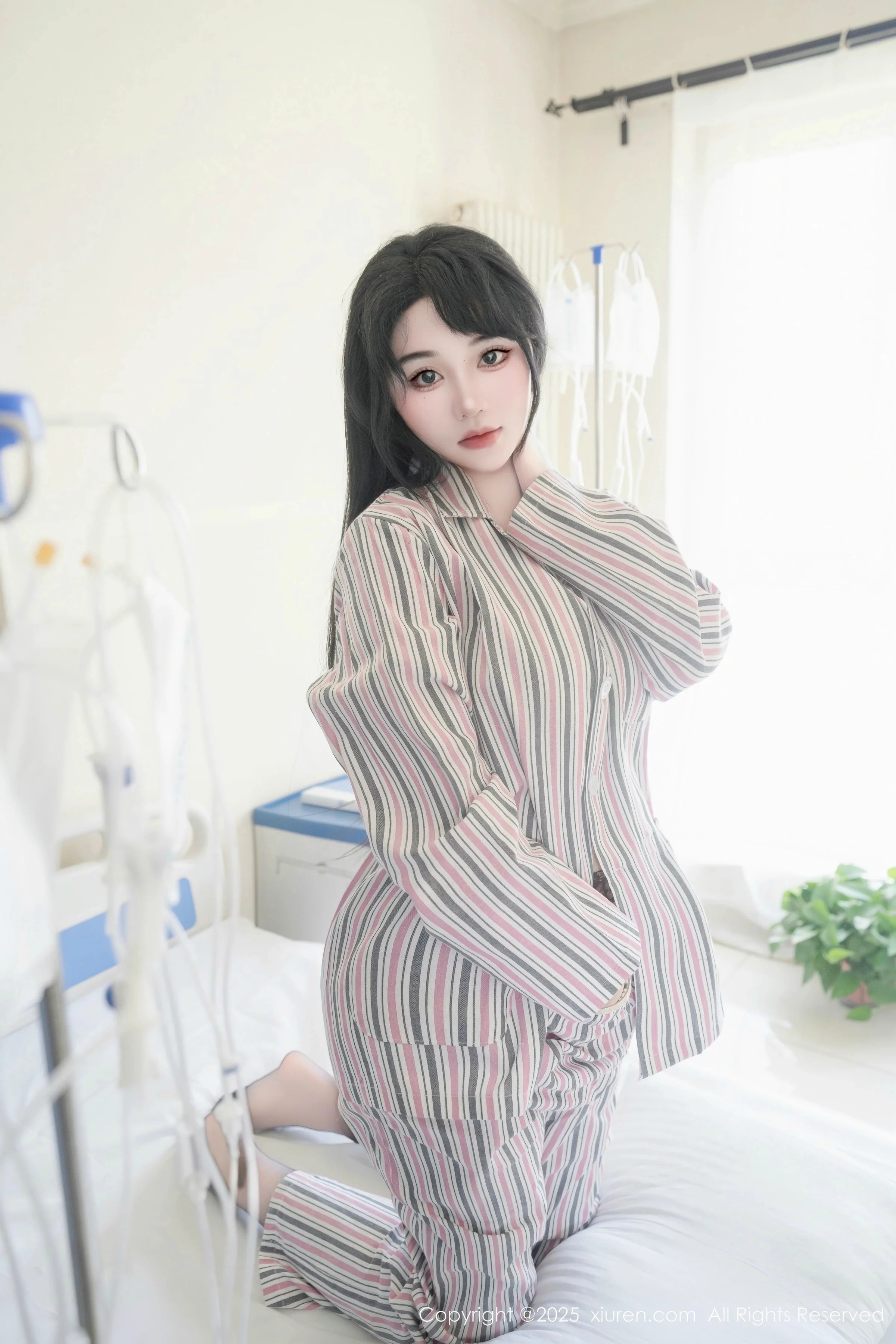 [[XiuRen秀人网]秀人网]No.10648_模特汐汐爱吃草莓医院主题性感衬衫配黑丝吊袜秀完美身材诱惑写真80P