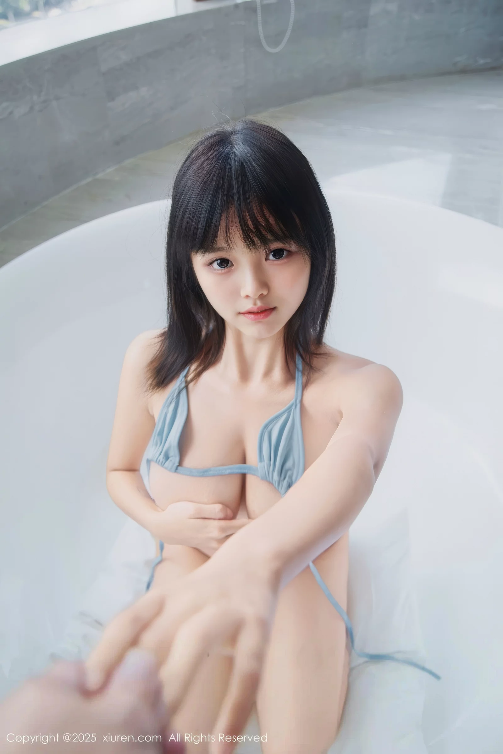 [[XiuRen秀人网]秀人网]No.10651_新人模特小泠性感薄纱服饰露蓝色比基尼秀完美身材诱惑写真80P