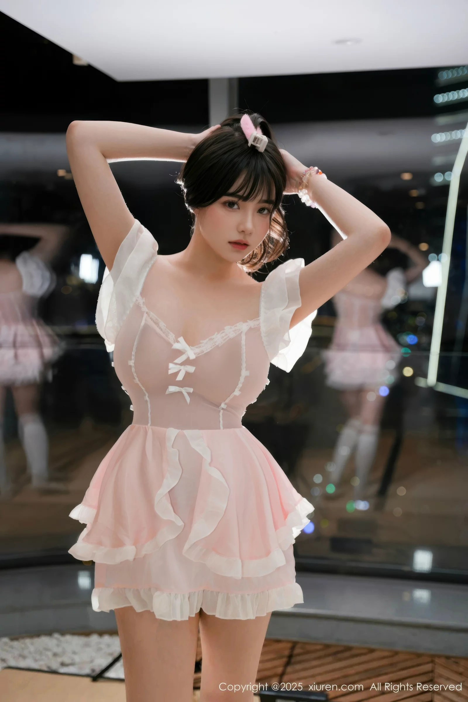 [[XiuRen秀人网]秀人网]No.10653_模特软情性感粉色女仆装扮配白色丝袜秀曼妙身姿妩媚诱惑写真55P