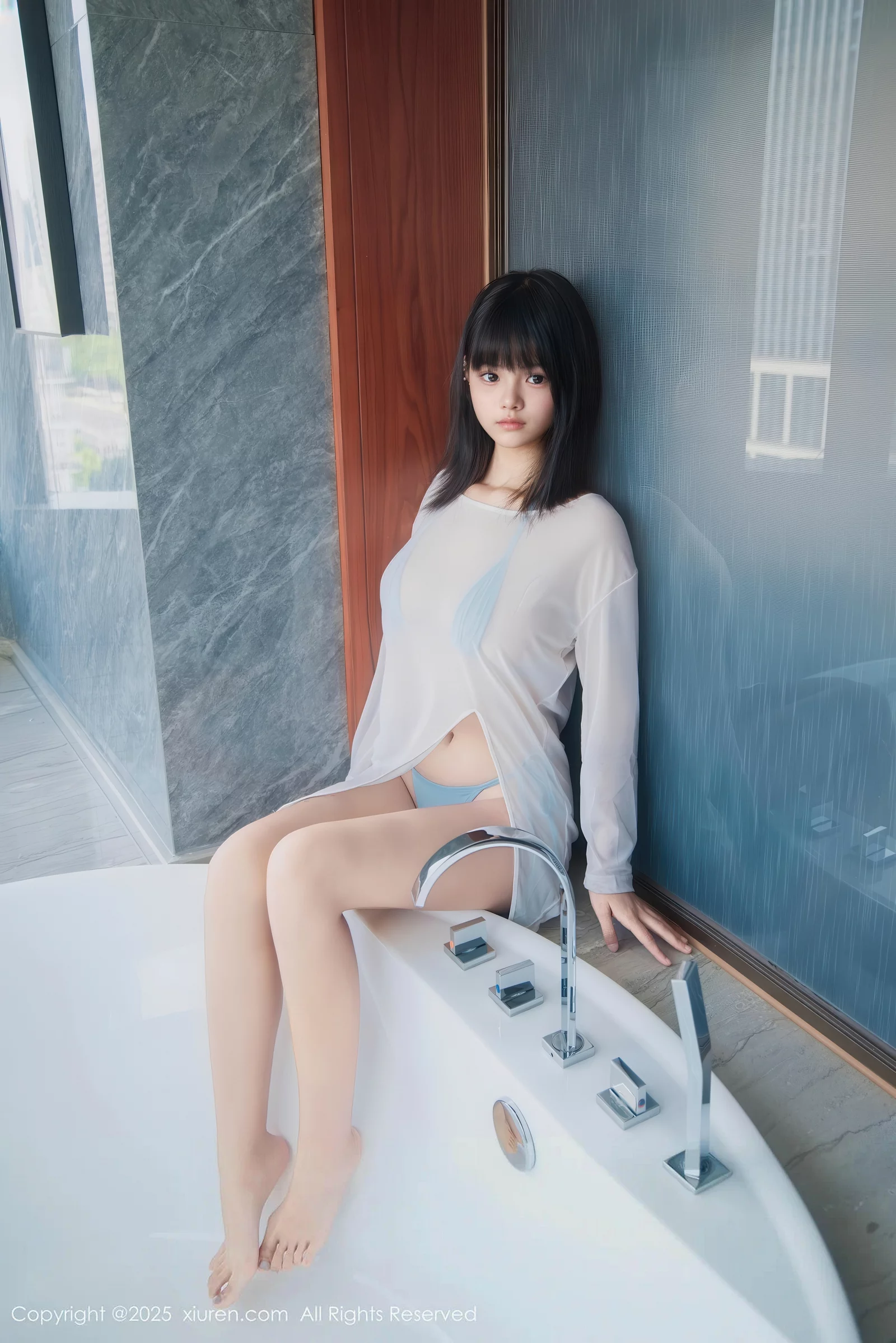 [[XiuRen秀人网]秀人网]No.10651_新人模特小泠性感薄纱服饰露蓝色比基尼秀完美身材诱惑写真80P