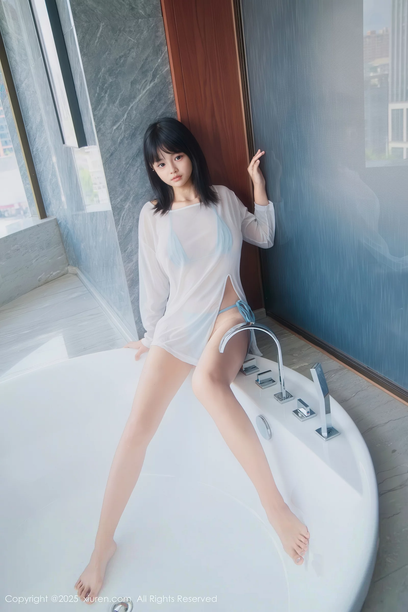 [[XiuRen秀人网]秀人网]No.10651_新人模特小泠性感薄纱服饰露蓝色比基尼秀完美身材诱惑写真80P