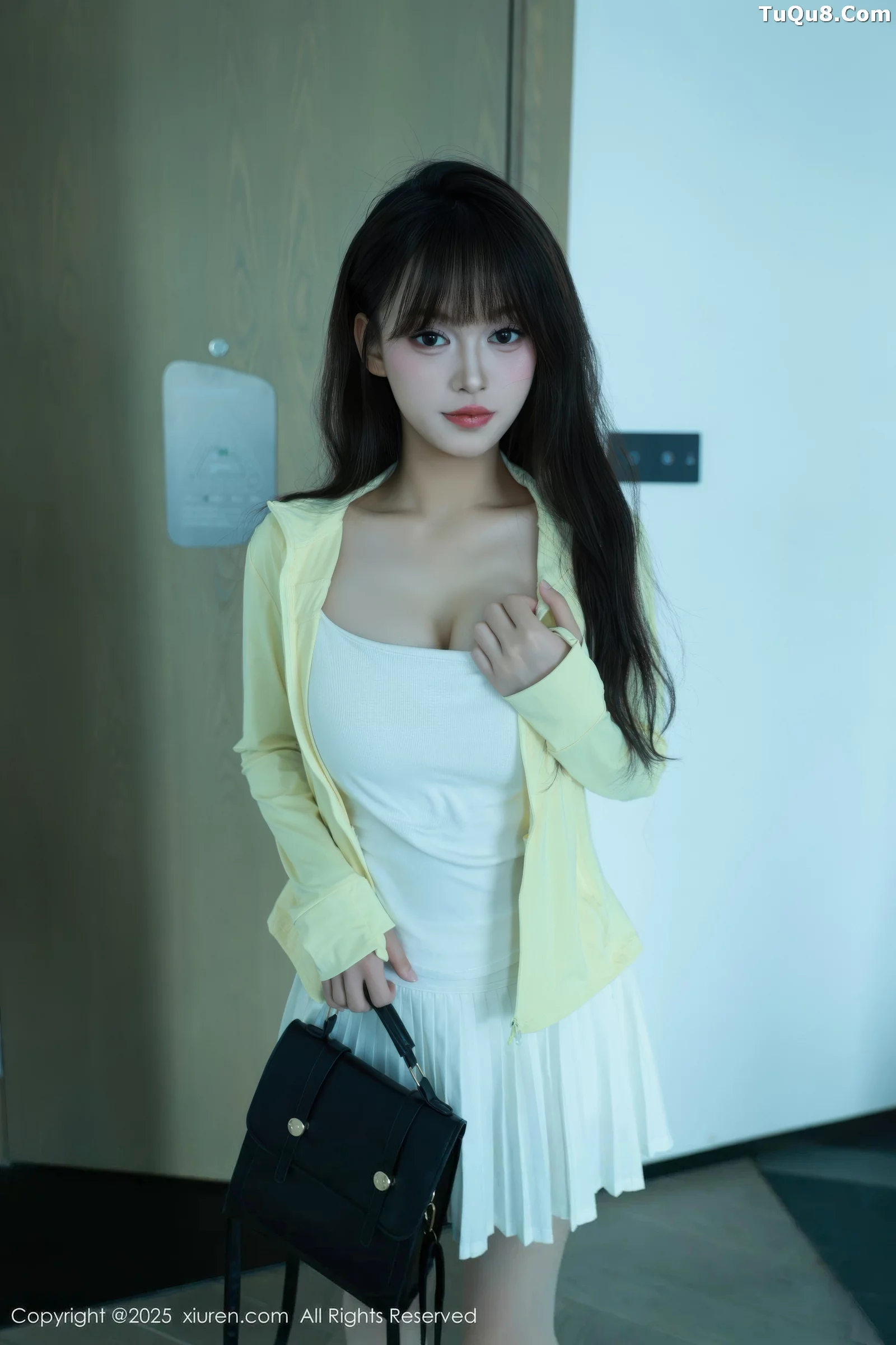 [[XiuRen秀人网]秀人网]No.10702_模特糯咪性感白色低胸连衣短裙配白色丝袜秀完美身材诱惑写真82P