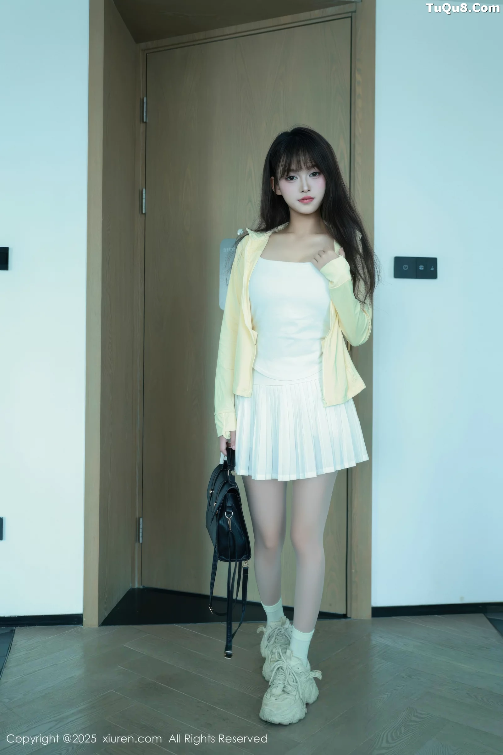 [[XiuRen秀人网]秀人网]No.10702_模特糯咪性感白色低胸连衣短裙配白色丝袜秀完美身材诱惑写真82P