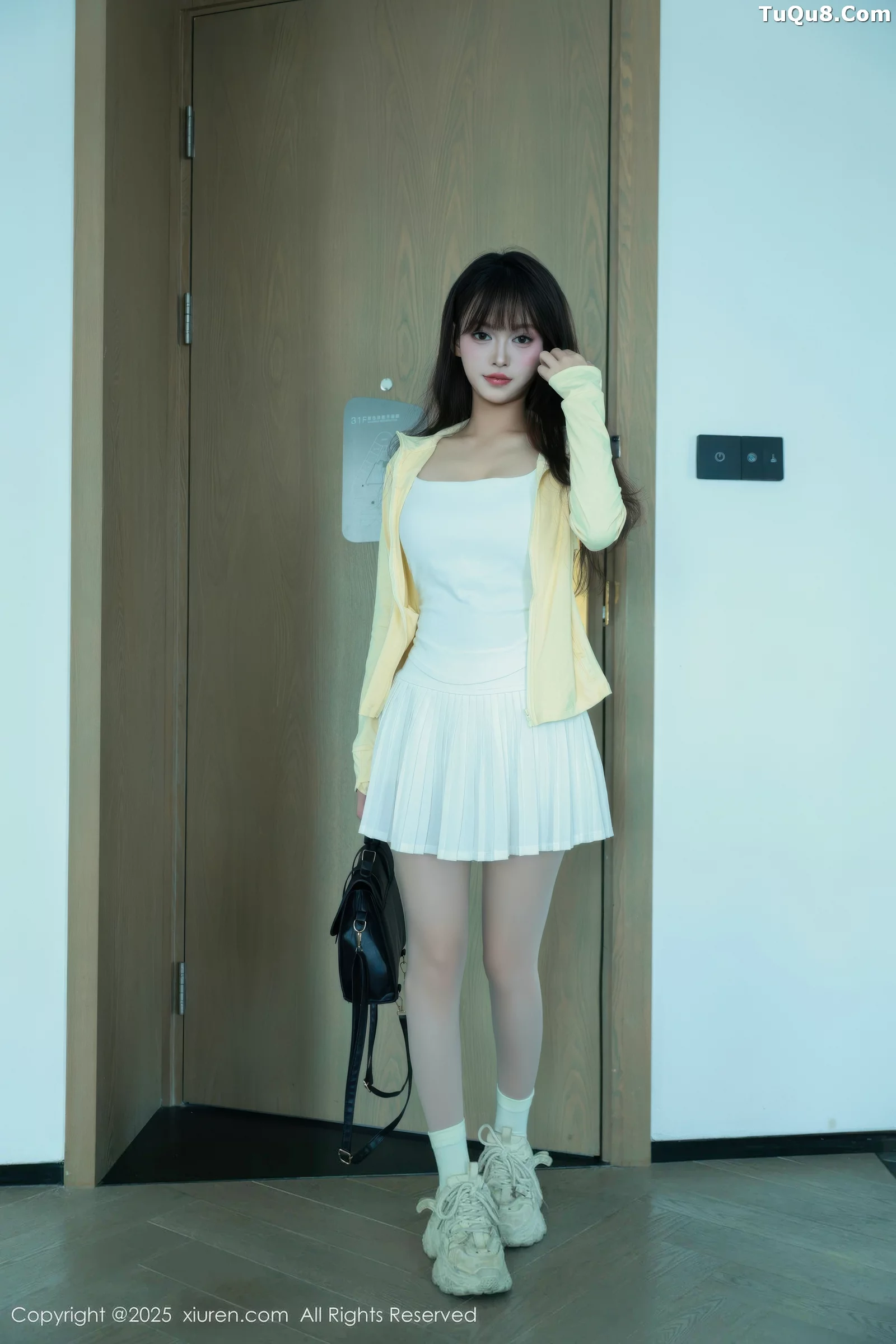 [[XiuRen秀人网]秀人网]No.10702_模特糯咪性感白色低胸连衣短裙配白色丝袜秀完美身材诱惑写真82P