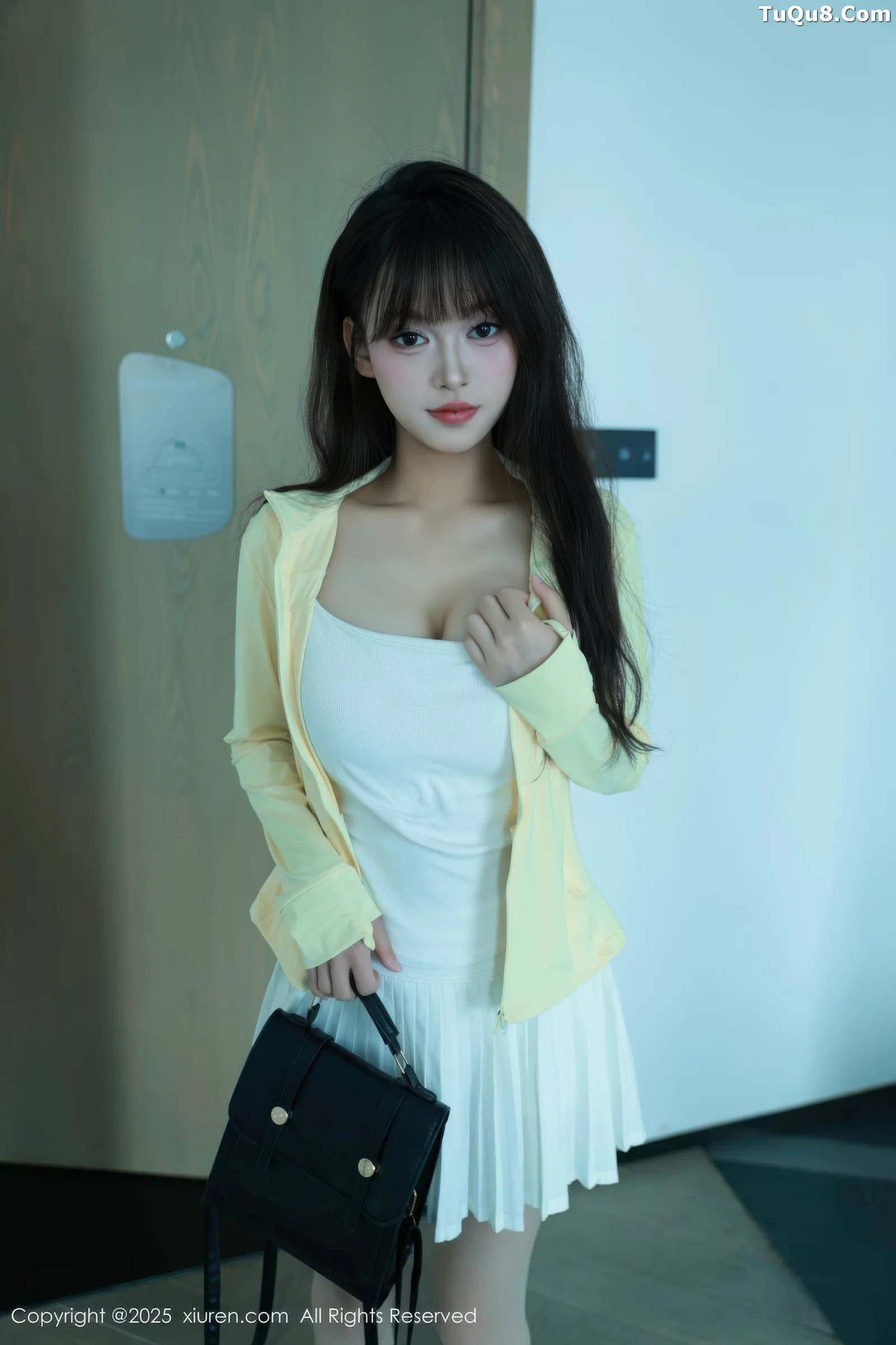 [[XiuRen秀人网]秀人网]No.10702_模特糯咪性感白色低胸连衣短裙配白色丝袜秀完美身材诱惑写真82P