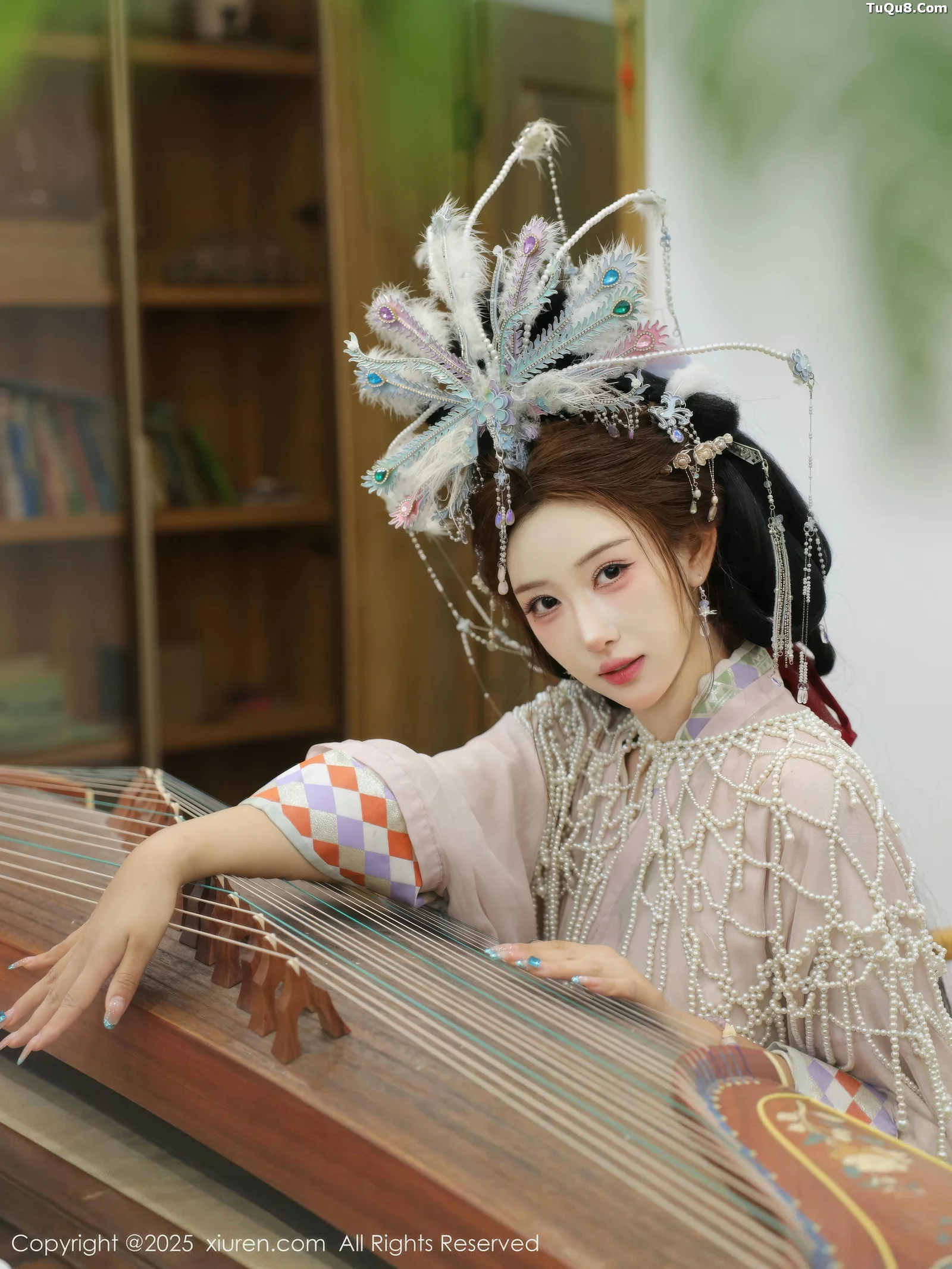 [[XiuRen秀人网]秀人网]No.10736_模特金允希Yuki性感浅色古装薄纱服饰秀丰腴身材迷人诱惑写真80P