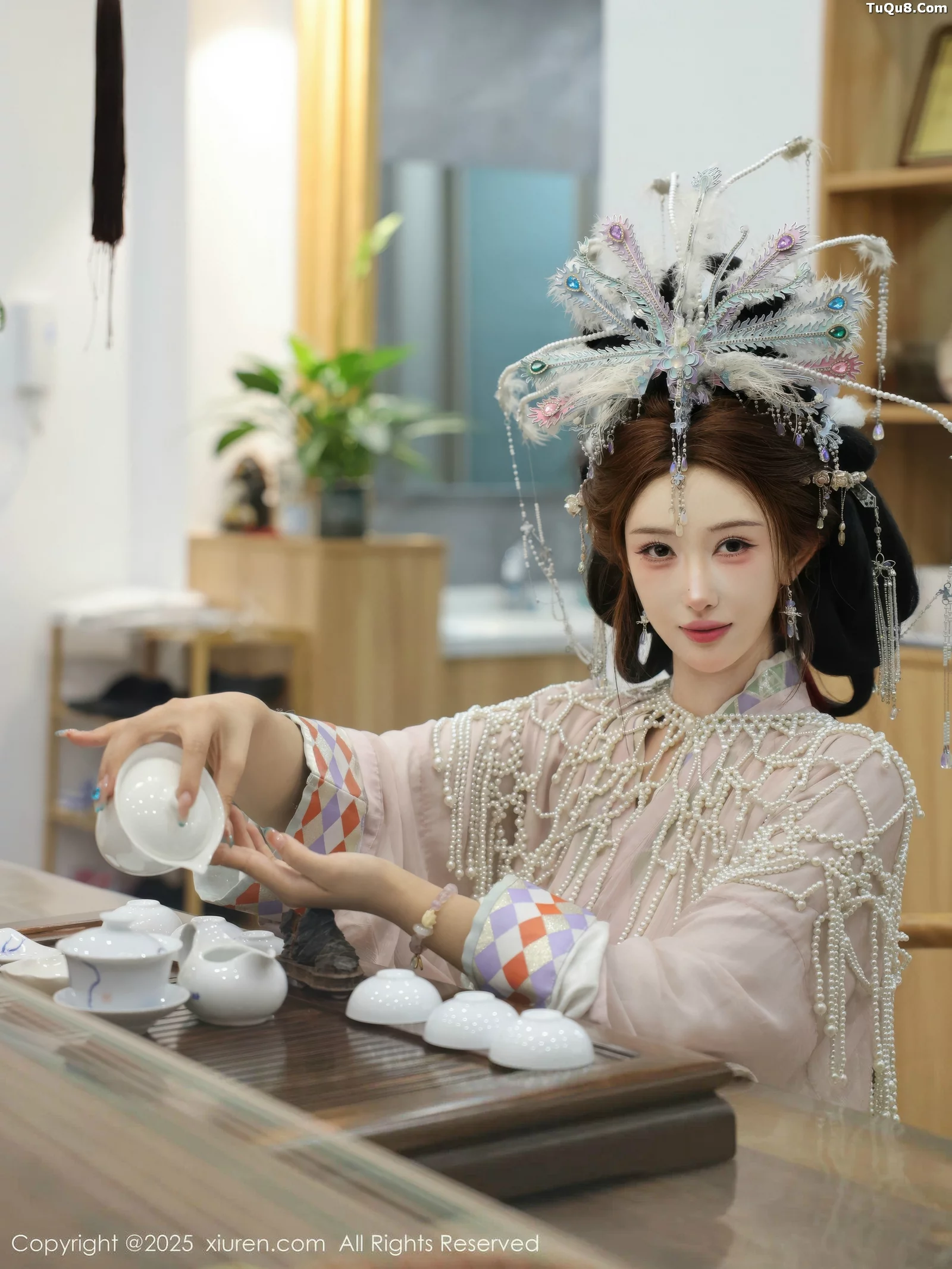[[XiuRen秀人网]秀人网]No.10736_模特金允希Yuki性感浅色古装薄纱服饰秀丰腴身材迷人诱惑写真80P