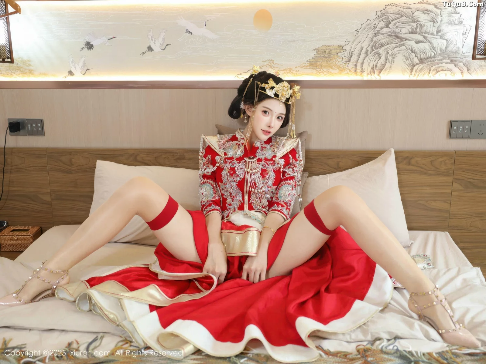 [[XiuRen秀人网]秀人网]No.10742_模特梨霜儿性感红色新娘服饰配肉色丝袜秀丰腴身材迷人诱惑写真84P