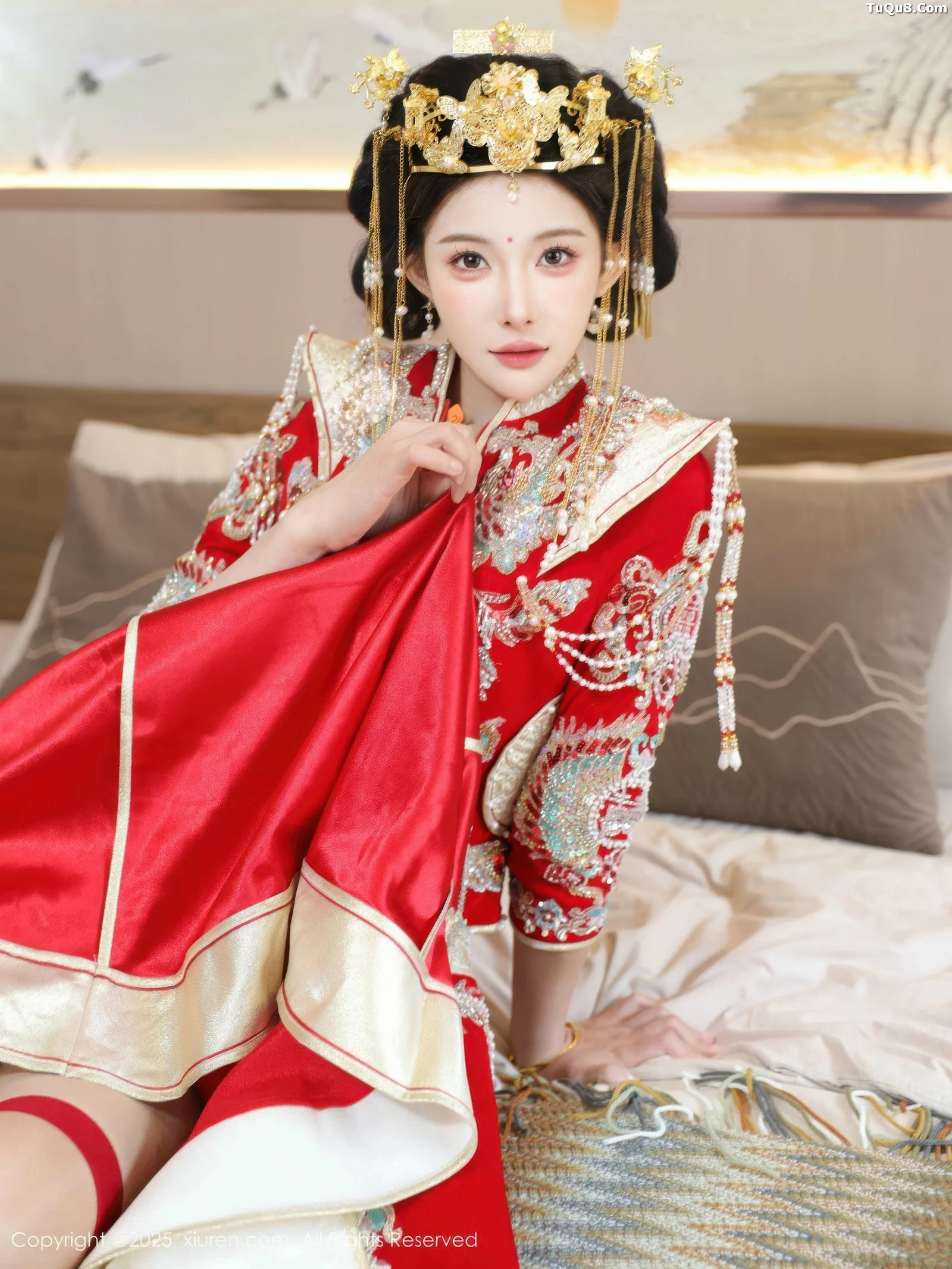 [[XiuRen秀人网]秀人网]No.10742_模特梨霜儿性感红色新娘服饰配肉色丝袜秀丰腴身材迷人诱惑写真84P