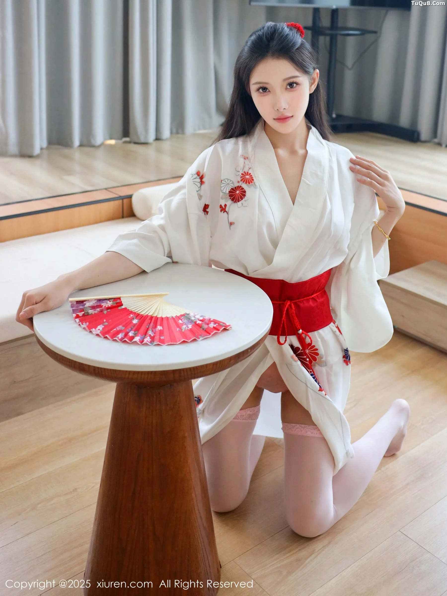 [[XiuRen秀人网]秀人网]No.10767_模特梨霜儿性感粉色蕾丝内衣配粉色丝袜秀丰腴身材迷人诱惑写真83P