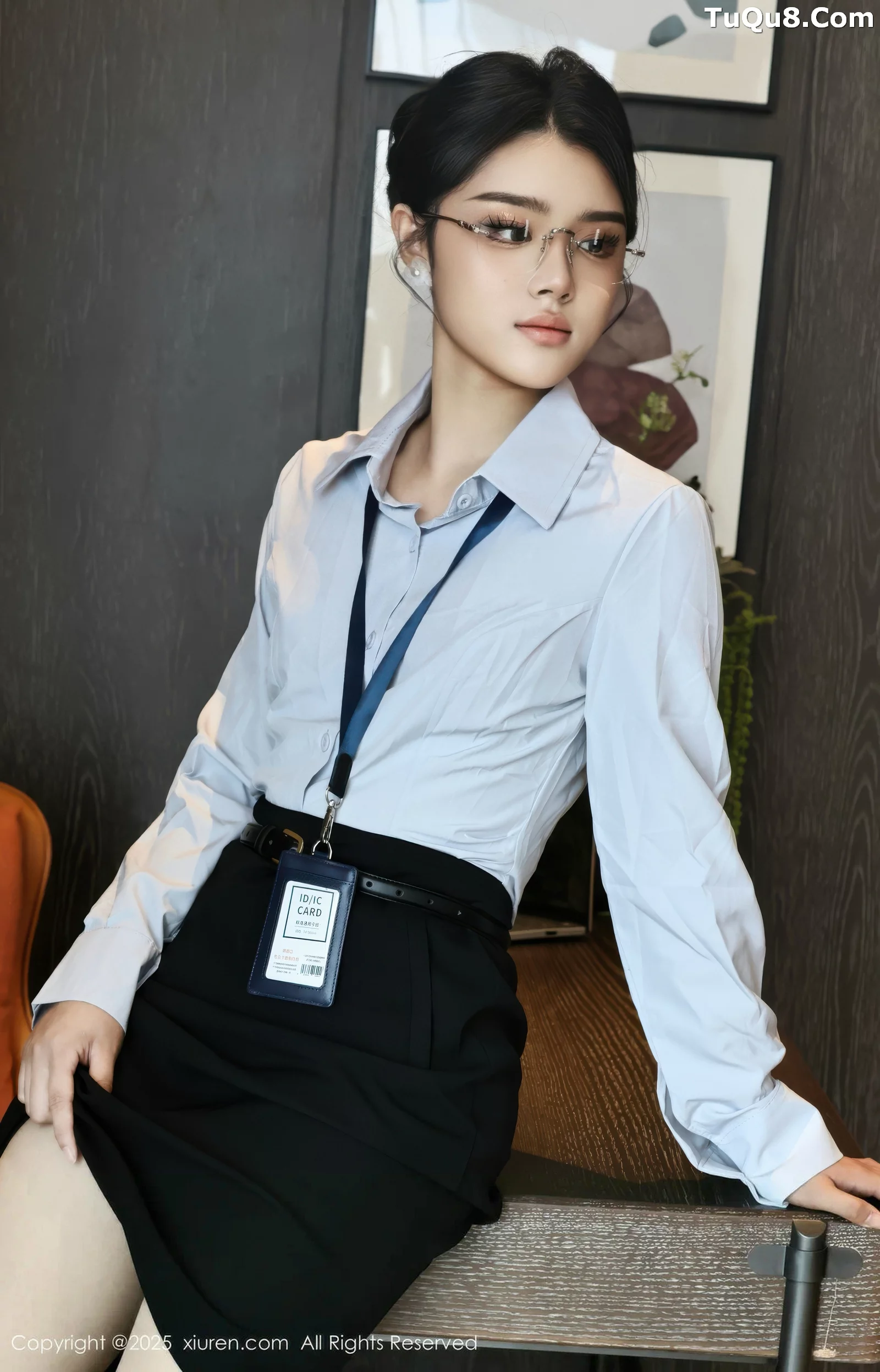 [[XiuRen秀人网]秀人网]No.10674_模特糯梨子性感蓝色衬衫配黑短裙露超薄肉丝秀曼妙身姿诱惑写真60P