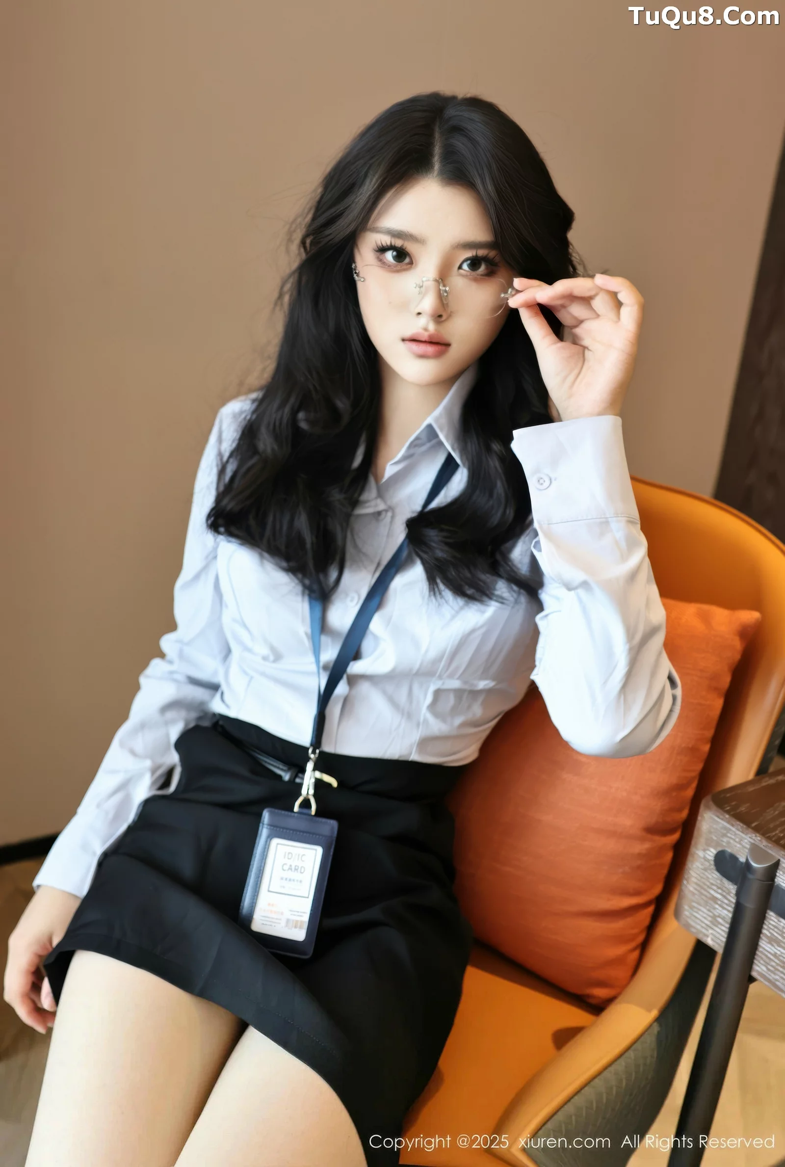 [[XiuRen秀人网]秀人网]No.10674_模特糯梨子性感蓝色衬衫配黑短裙露超薄肉丝秀曼妙身姿诱惑写真60P