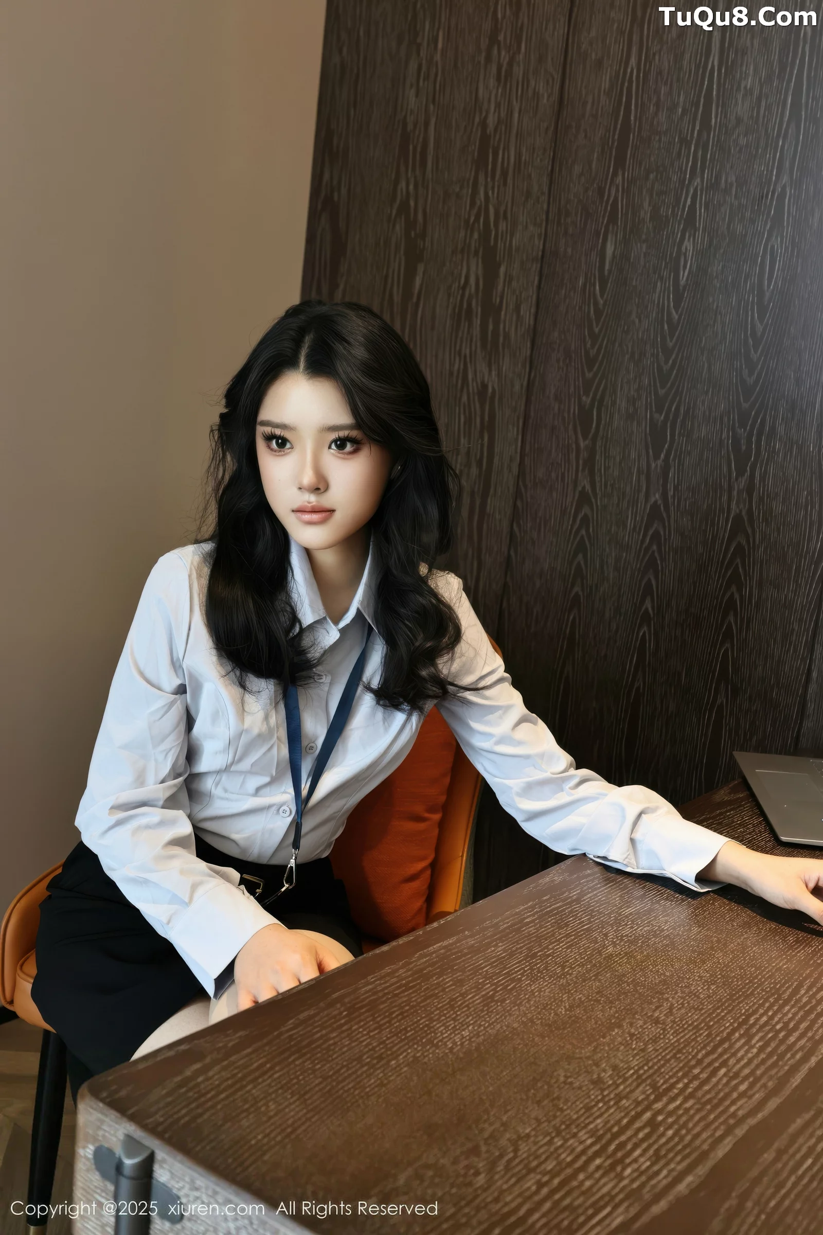 [[XiuRen秀人网]秀人网]No.10674_模特糯梨子性感蓝色衬衫配黑短裙露超薄肉丝秀曼妙身姿诱惑写真60P