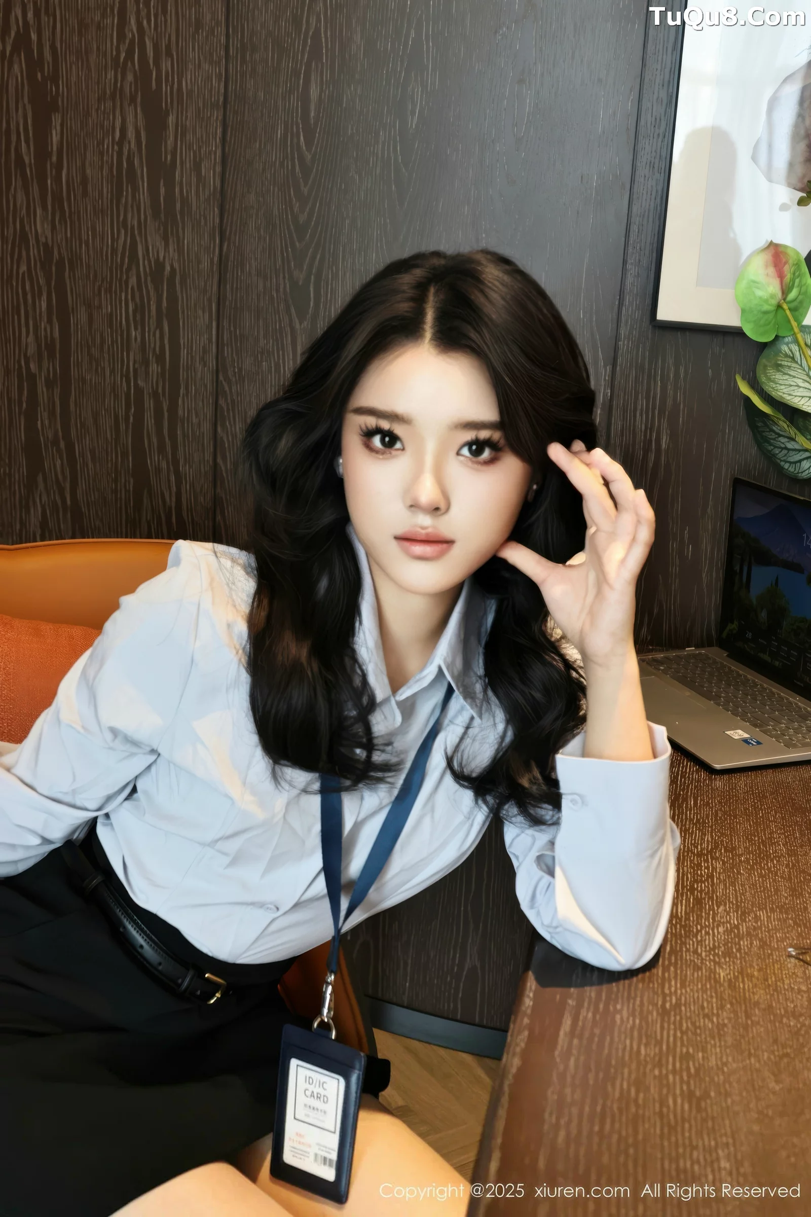 [[XiuRen秀人网]秀人网]No.10674_模特糯梨子性感蓝色衬衫配黑短裙露超薄肉丝秀曼妙身姿诱惑写真60P