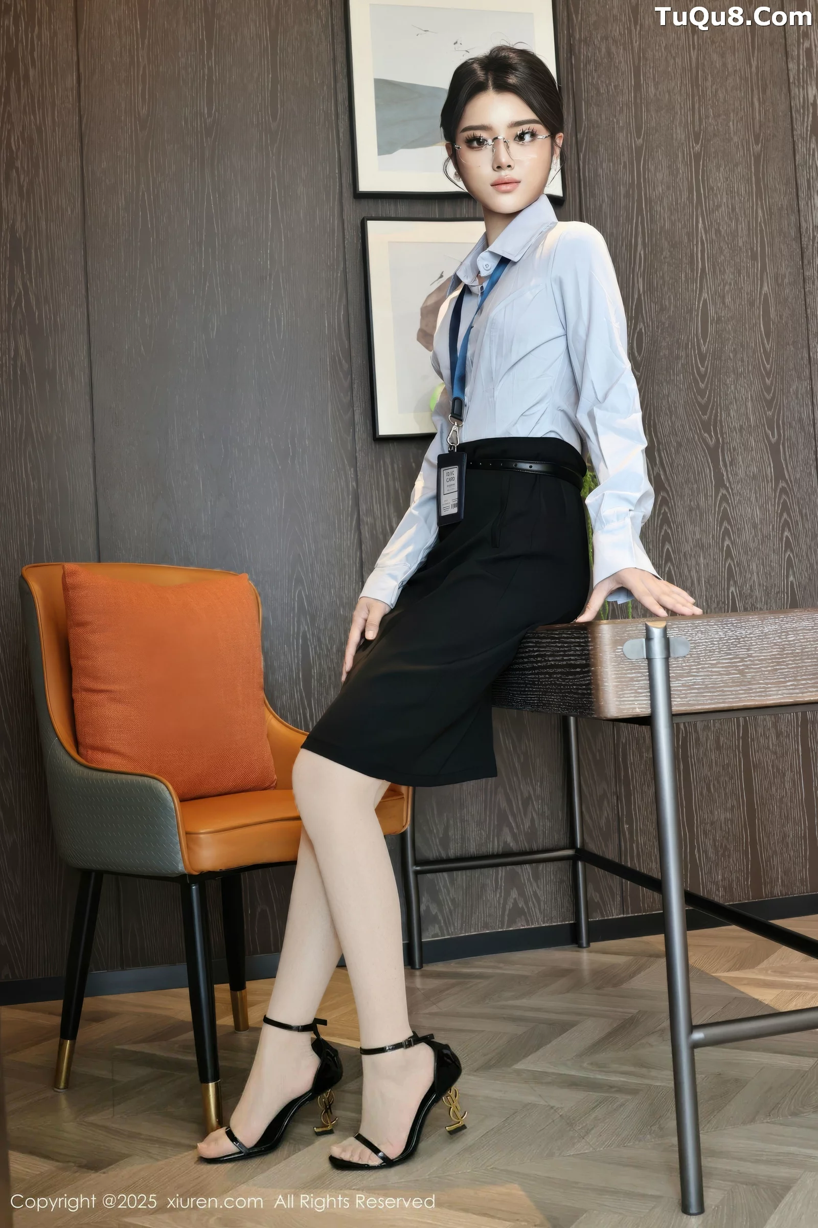 [[XiuRen秀人网]秀人网]No.10674_模特糯梨子性感蓝色衬衫配黑短裙露超薄肉丝秀曼妙身姿诱惑写真60P