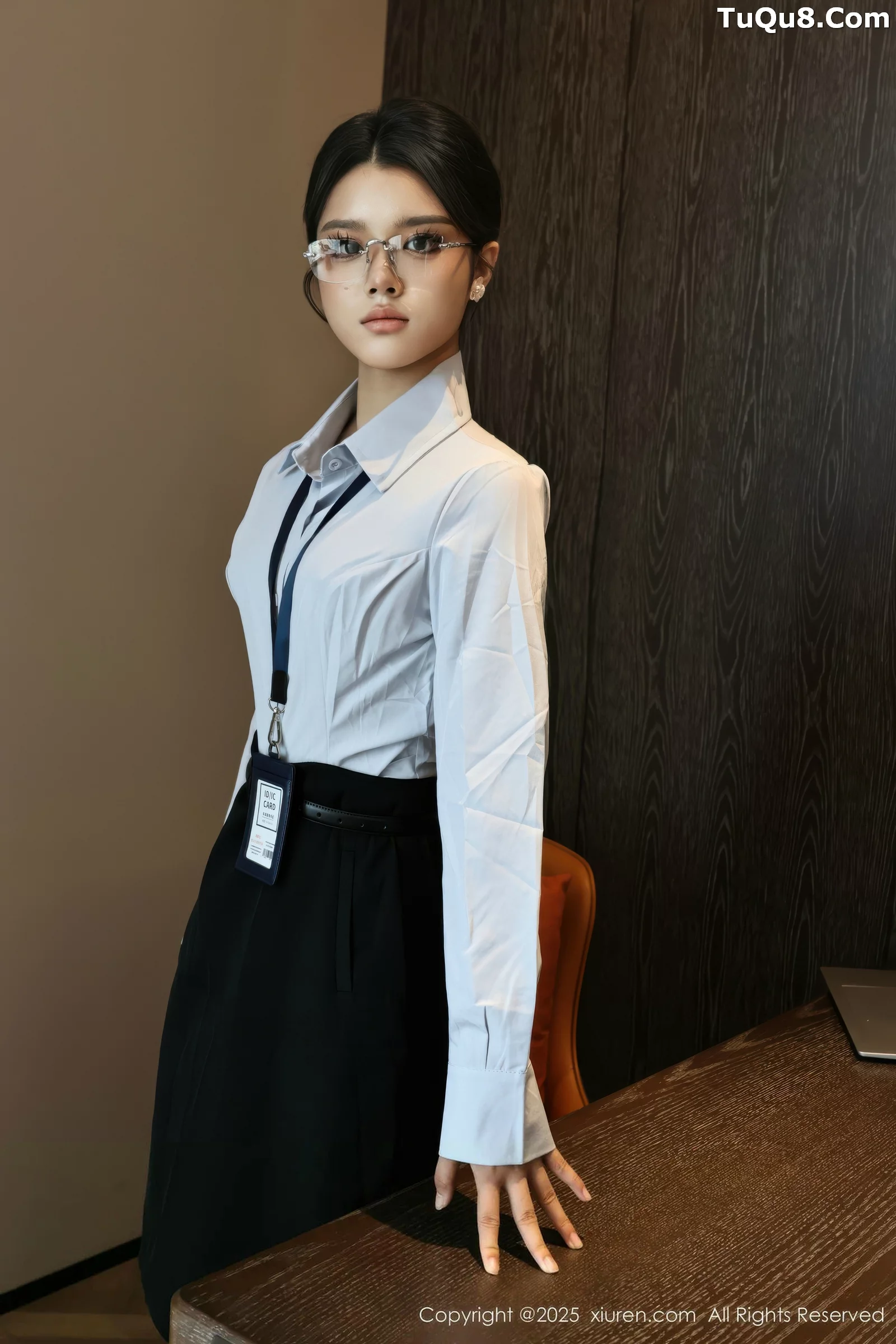 [[XiuRen秀人网]秀人网]No.10674_模特糯梨子性感蓝色衬衫配黑短裙露超薄肉丝秀曼妙身姿诱惑写真60P