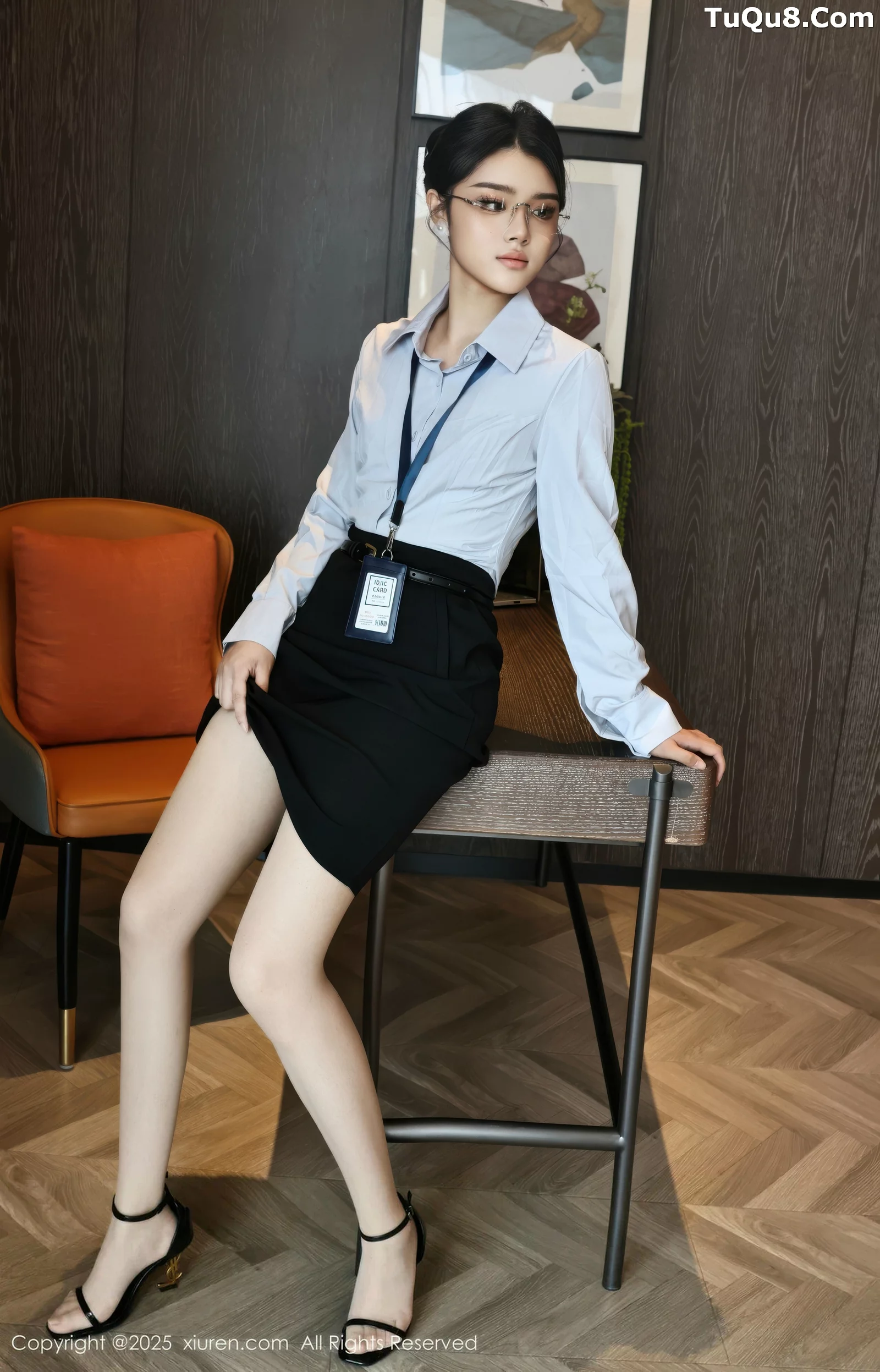 [[XiuRen秀人网]秀人网]No.10674_模特糯梨子性感蓝色衬衫配黑短裙露超薄肉丝秀曼妙身姿诱惑写真60P