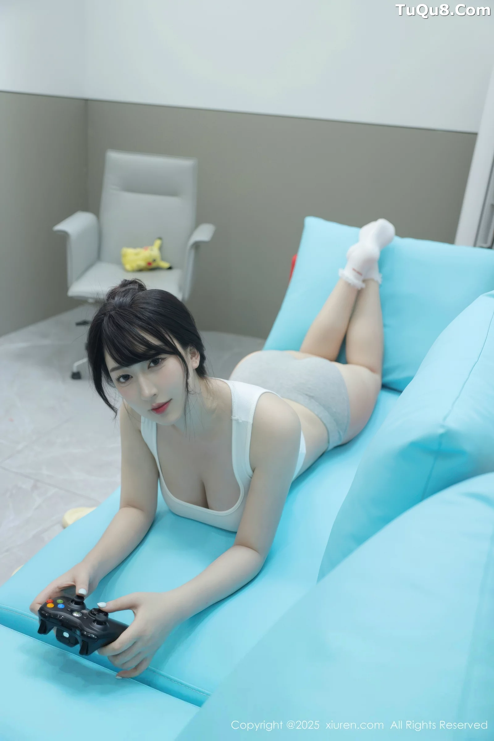 [[XiuRen秀人网]秀人网]No.10676_模特李沁恩lrene性感白色居家上衣配灰色内衣秀丰腴身材诱惑写真70P