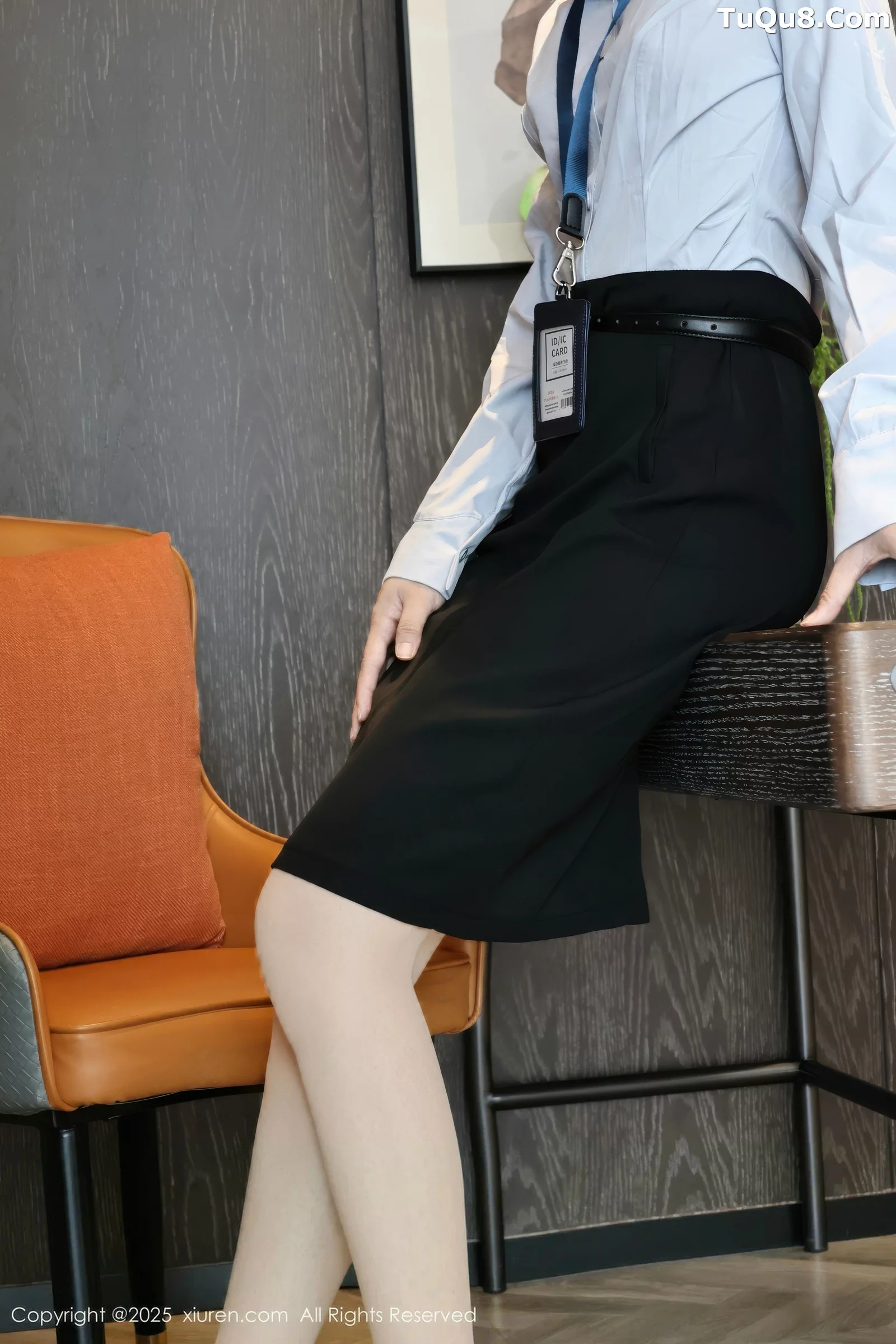 [[XiuRen秀人网]秀人网]No.10674_模特糯梨子性感蓝色衬衫配黑短裙露超薄肉丝秀曼妙身姿诱惑写真60P