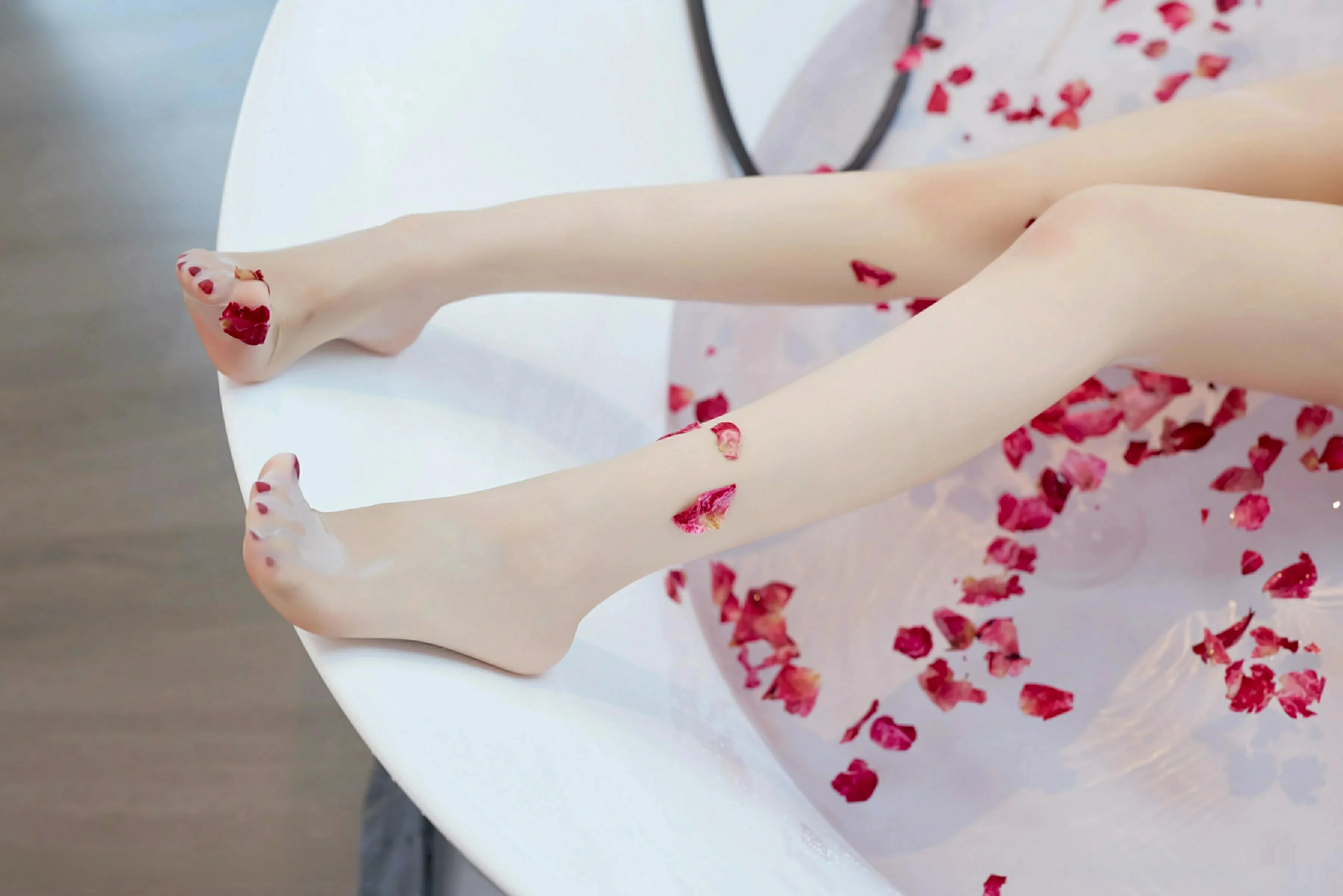 [[XiuRen秀人网]秀人网]No.10680_模特尹甜甜私房浴缸性感粉色情趣服饰秀完美身材惹火诱惑写真63P