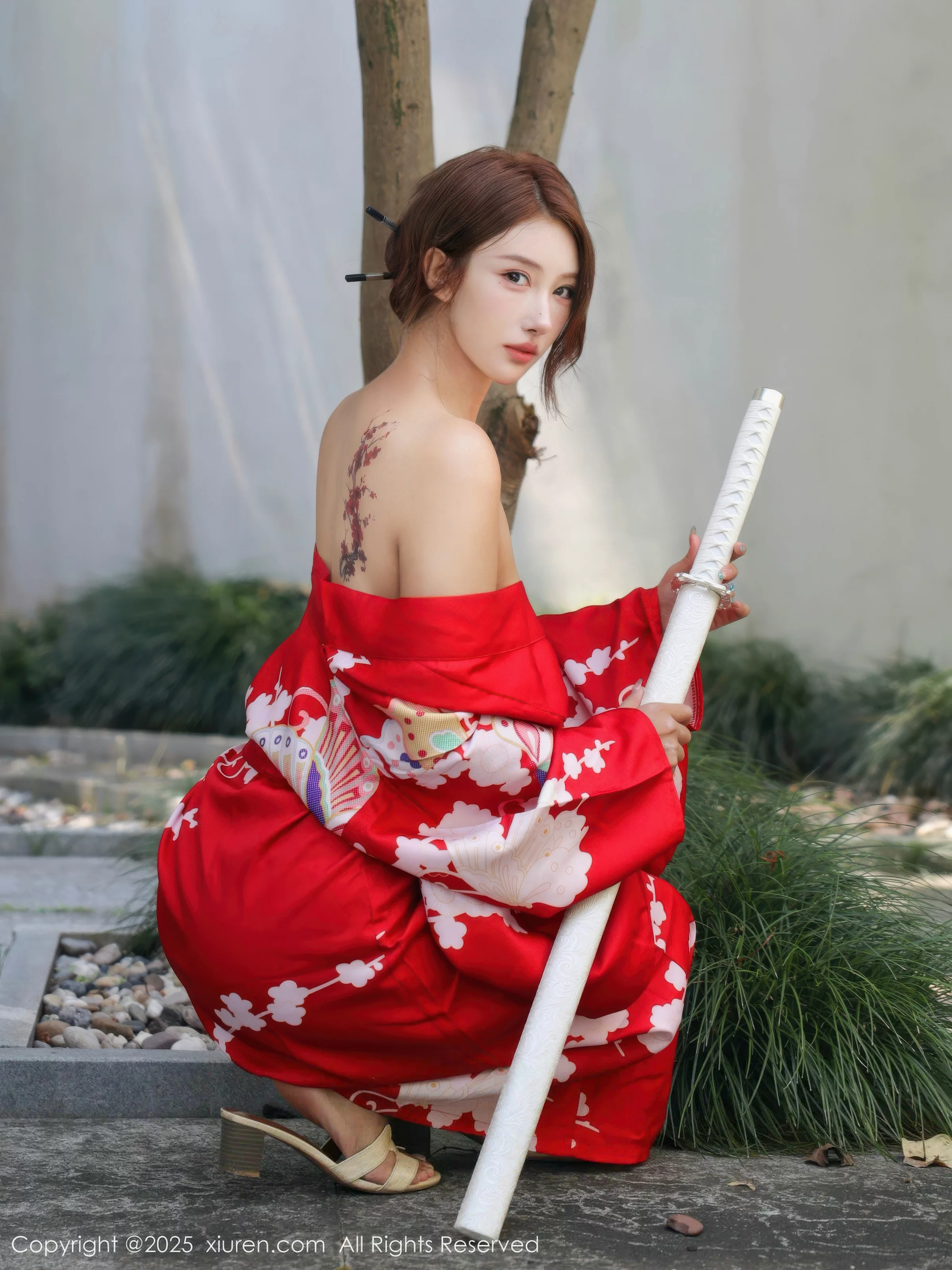 [[XiuRen秀人网]秀人网]No.10683_模特金允希Yuki户外性感红色和服半脱秀完美身材惹火诱惑写真80P