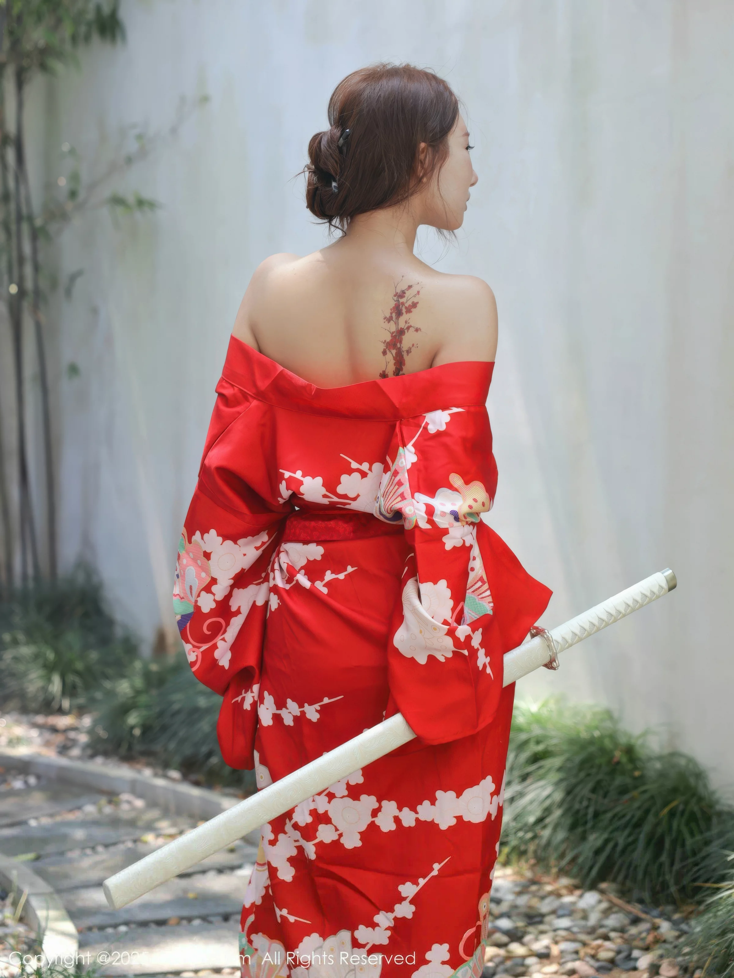 [[XiuRen秀人网]秀人网]No.10683_模特金允希Yuki户外性感红色和服半脱秀完美身材惹火诱惑写真80P