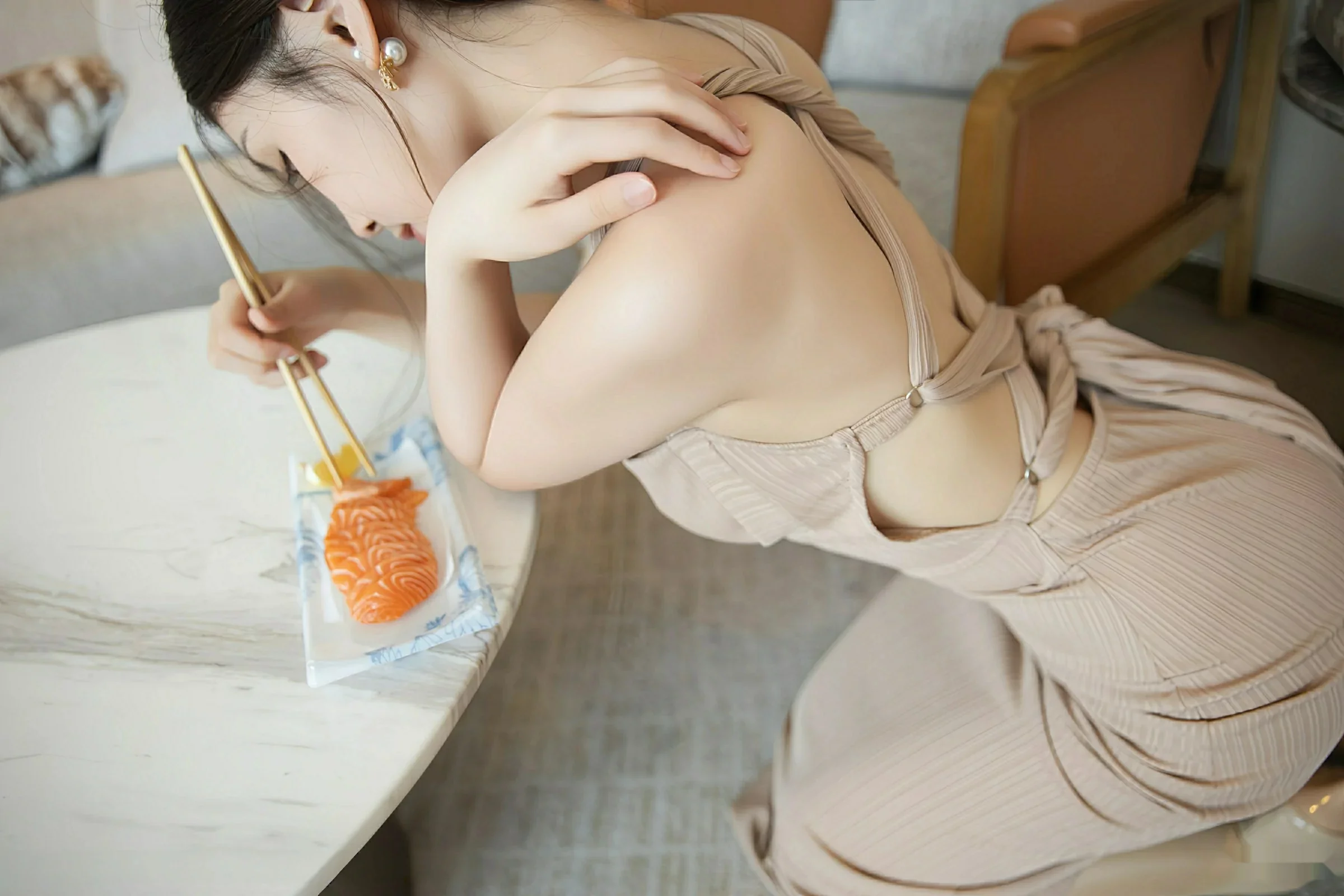 [[XiuRen秀人网]秀人网]No.10678_模特刘婷婷性感肉色连衣长裙配超薄肉色秀完美身材诱惑写真58P